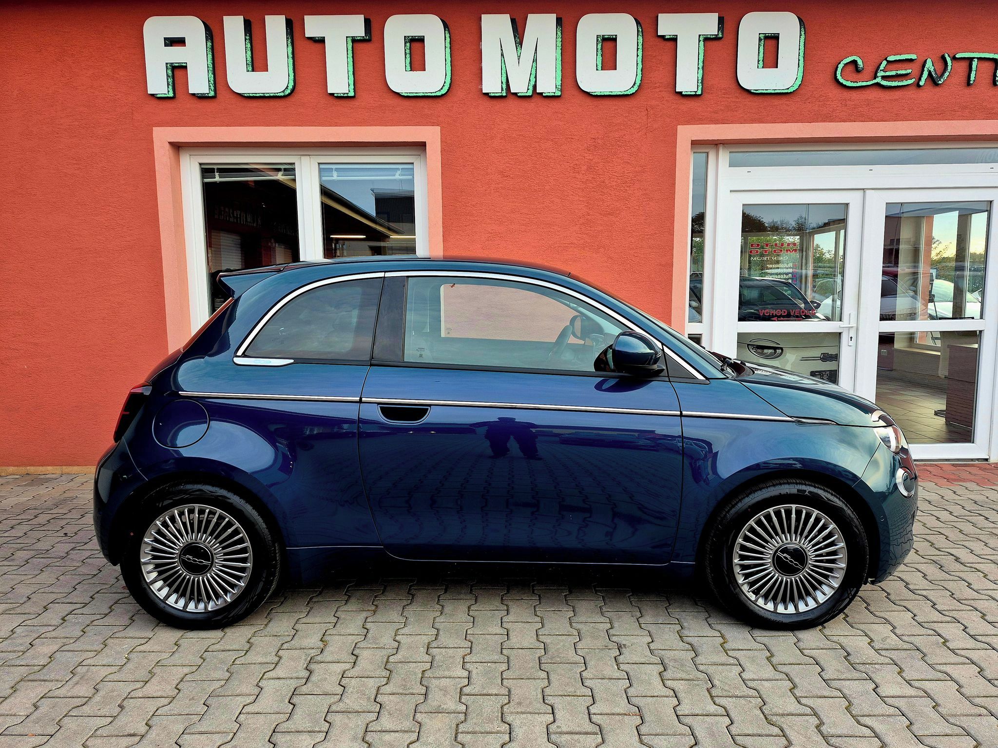 Fiat 500E, 42kwh 87KW DRIVE (odpočet dph - fotka 5