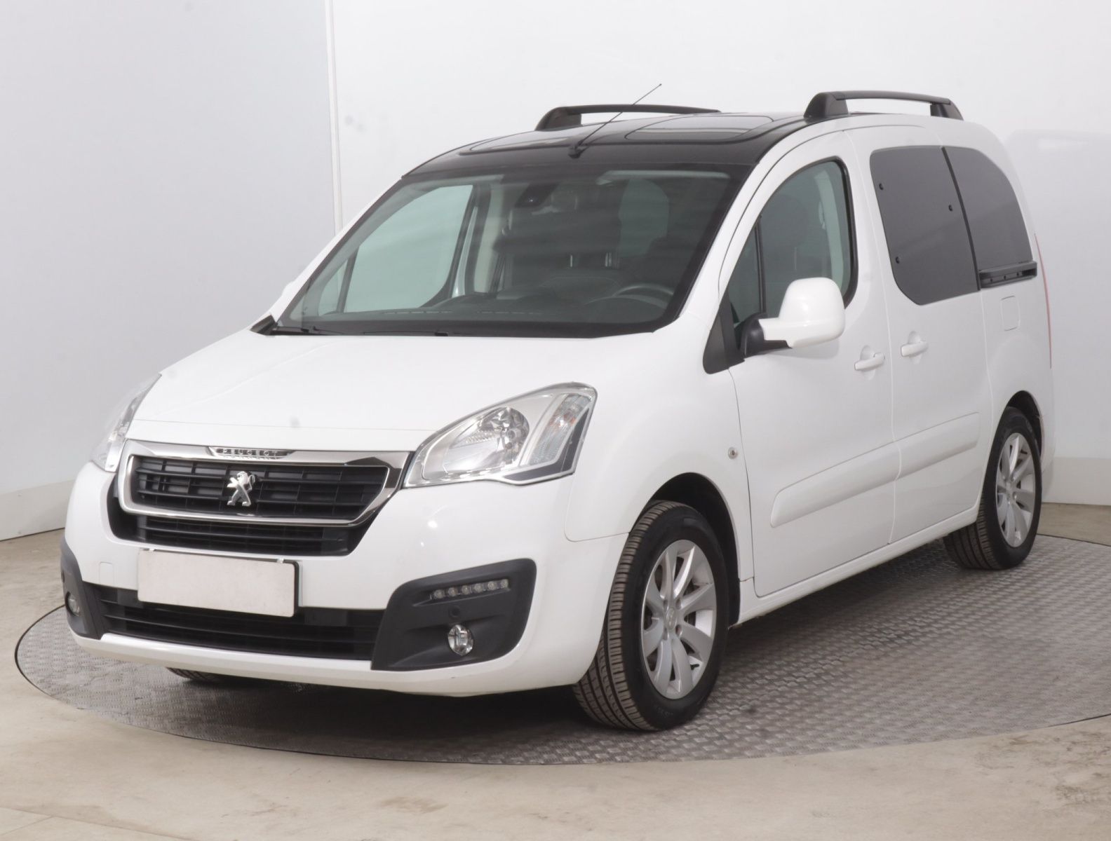 Peugeot Partner, 1.6 BlueHDi, Allure, 5Míst, ČR - fotka 3
