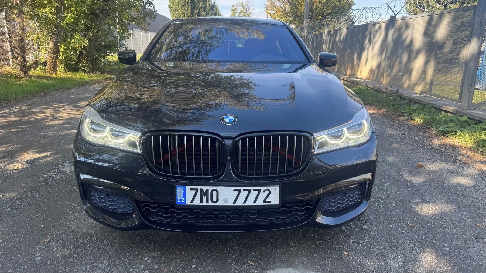 BMW Řada 7, 740d xDrive 235 kW - fotka 3