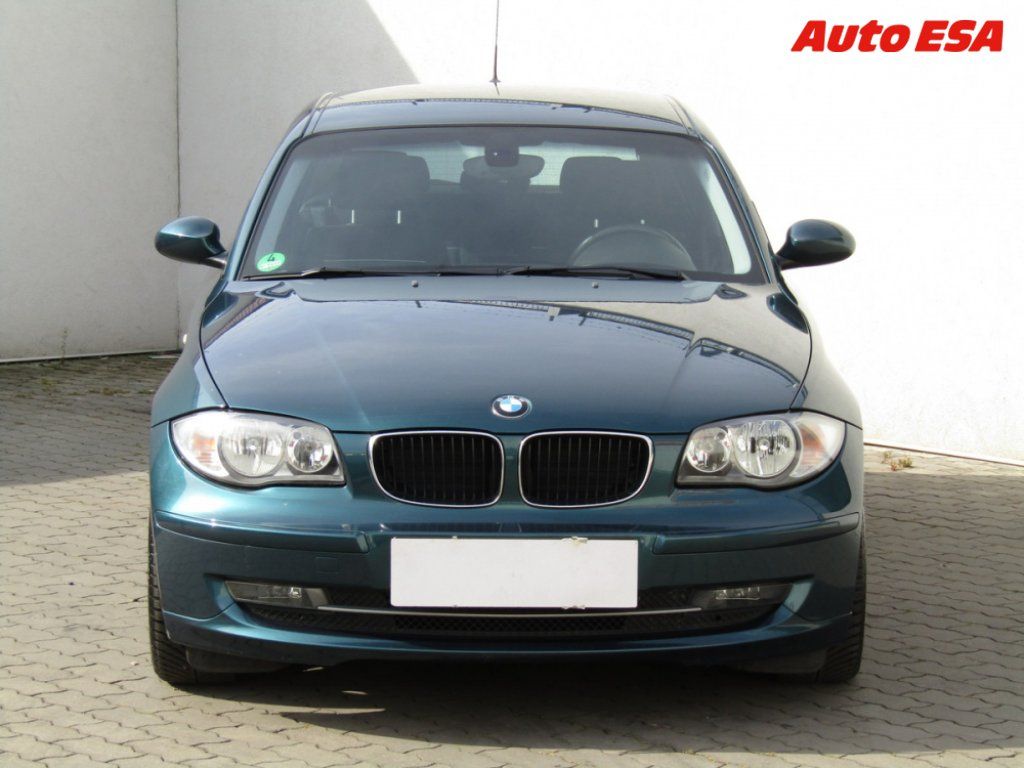 BMW Řada 1, 2.0D - fotka 2