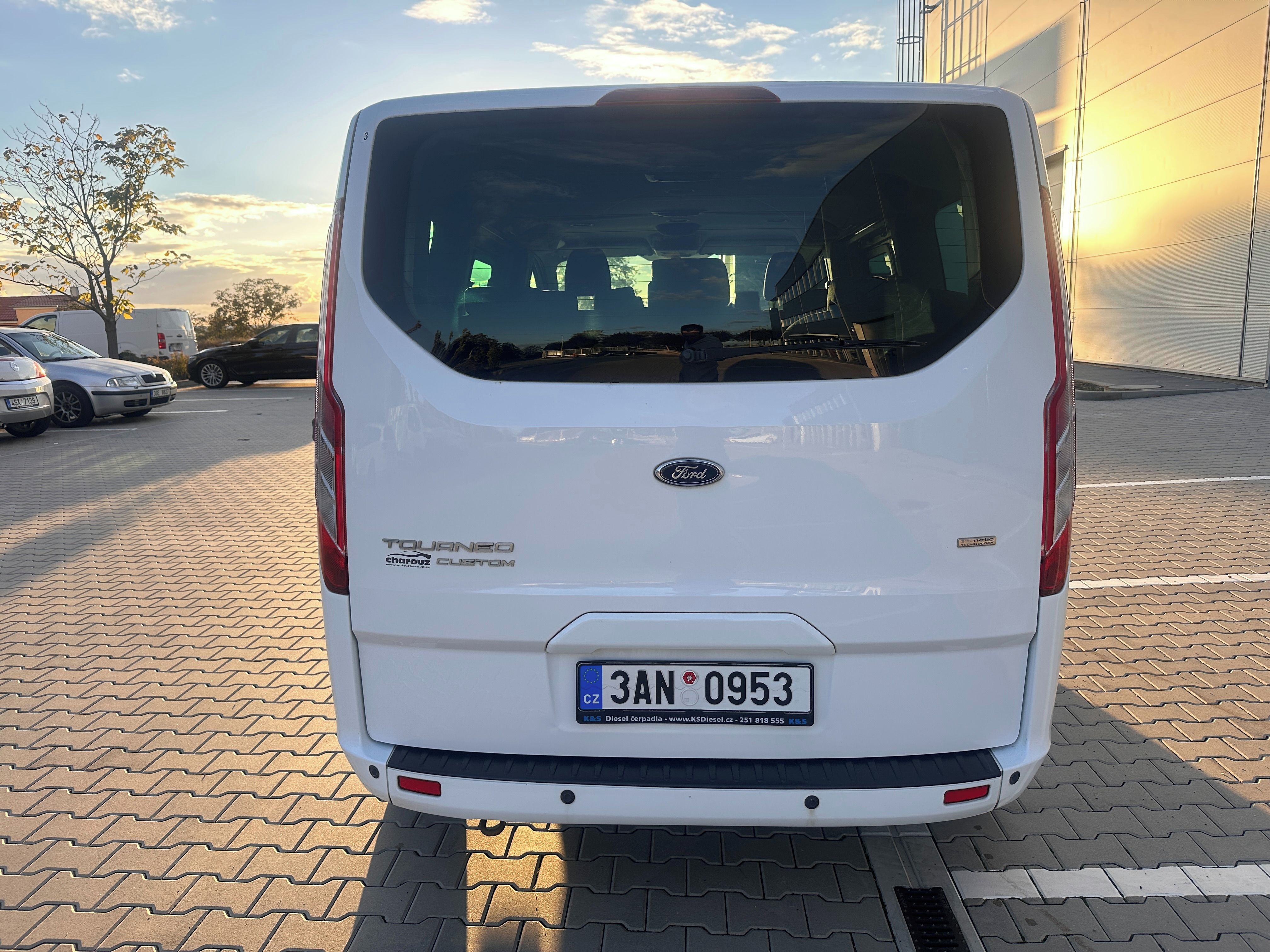 Ford Tourneo Custom, 2.2 TDCi 114kw, ČR,1.maj.,serv - fotka 6