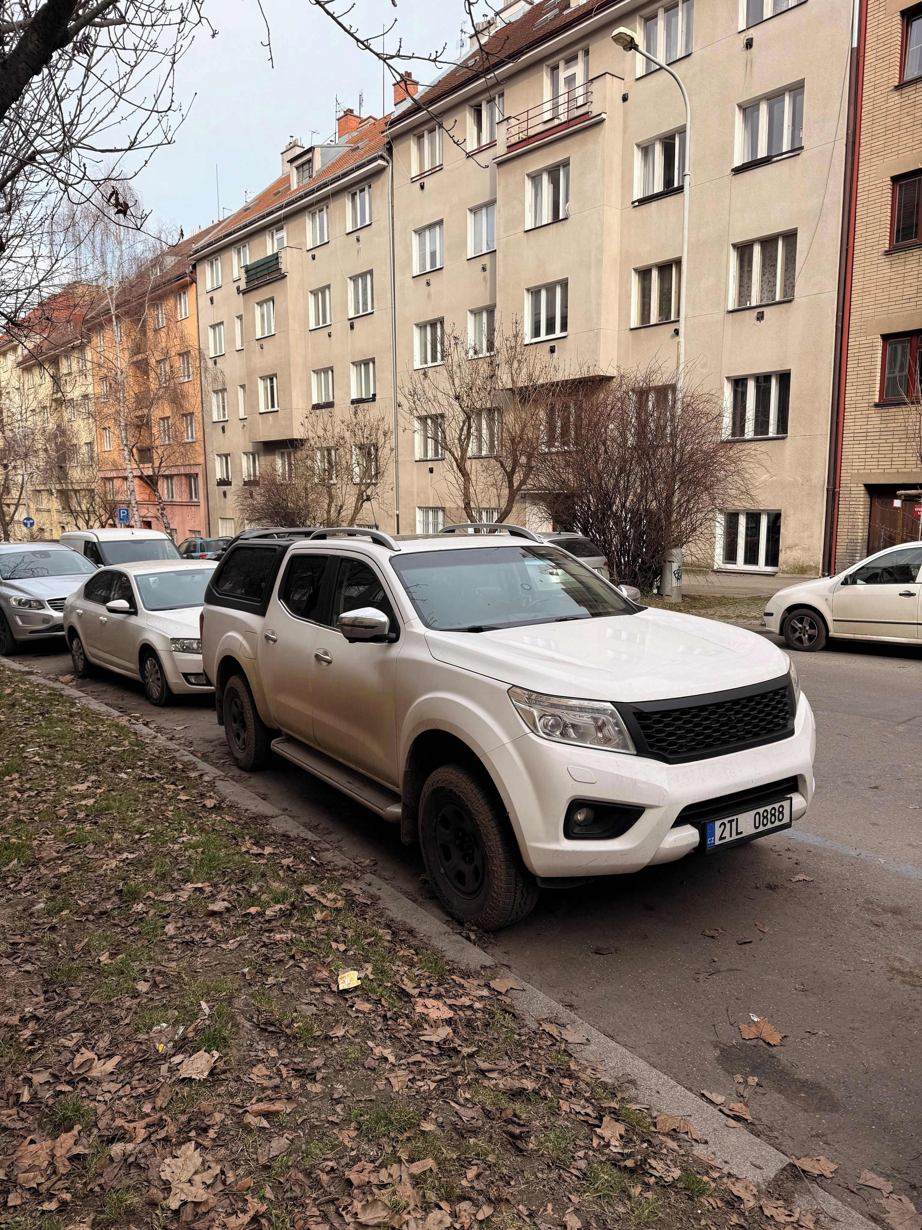 Nissan Navara, 140kW, hardtop,150tkm, CarPlay - fotka 3