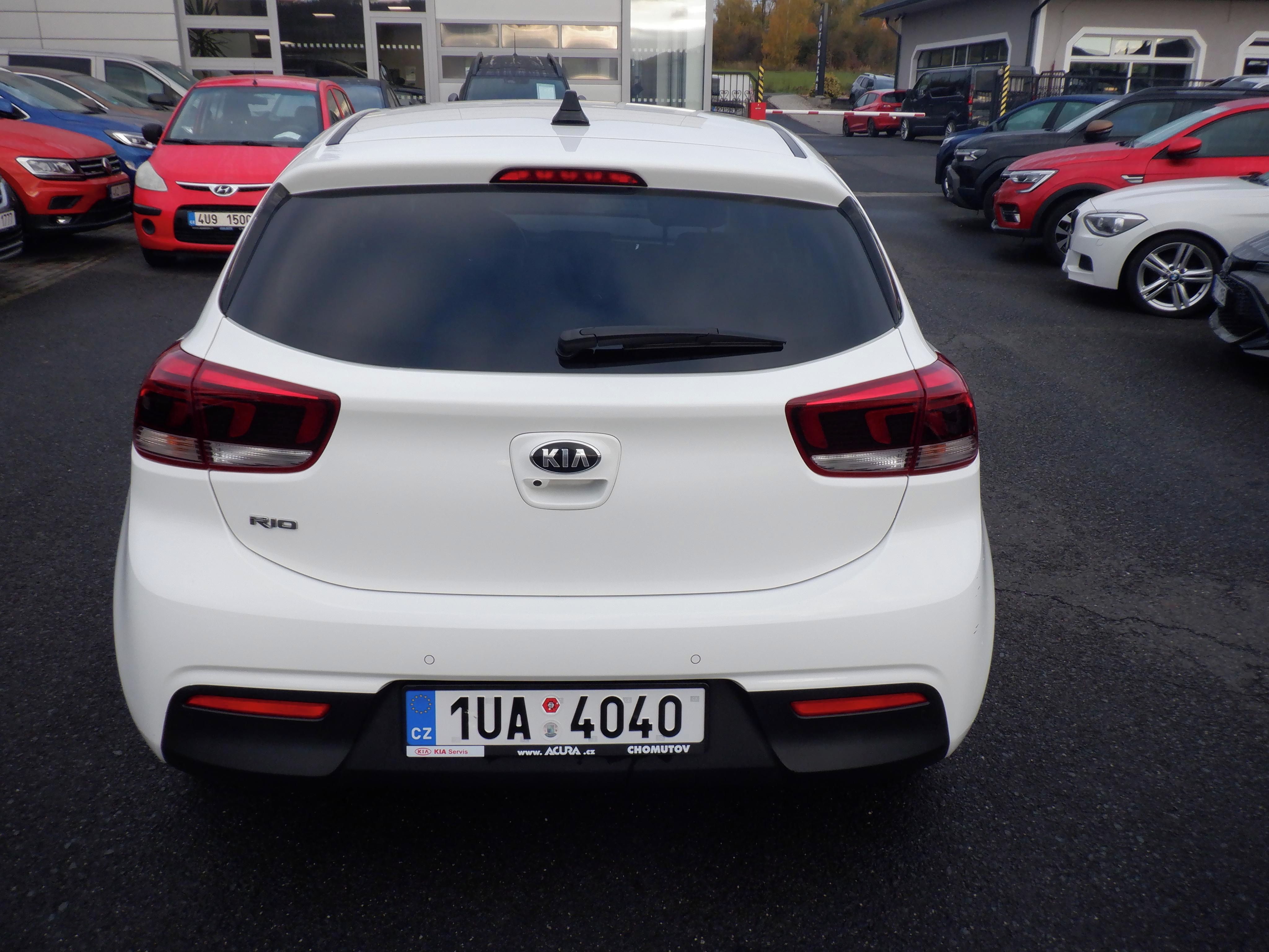 Kia Rio, 1.4 CVVT Exclusive,1.maj.ČR - fotka 6