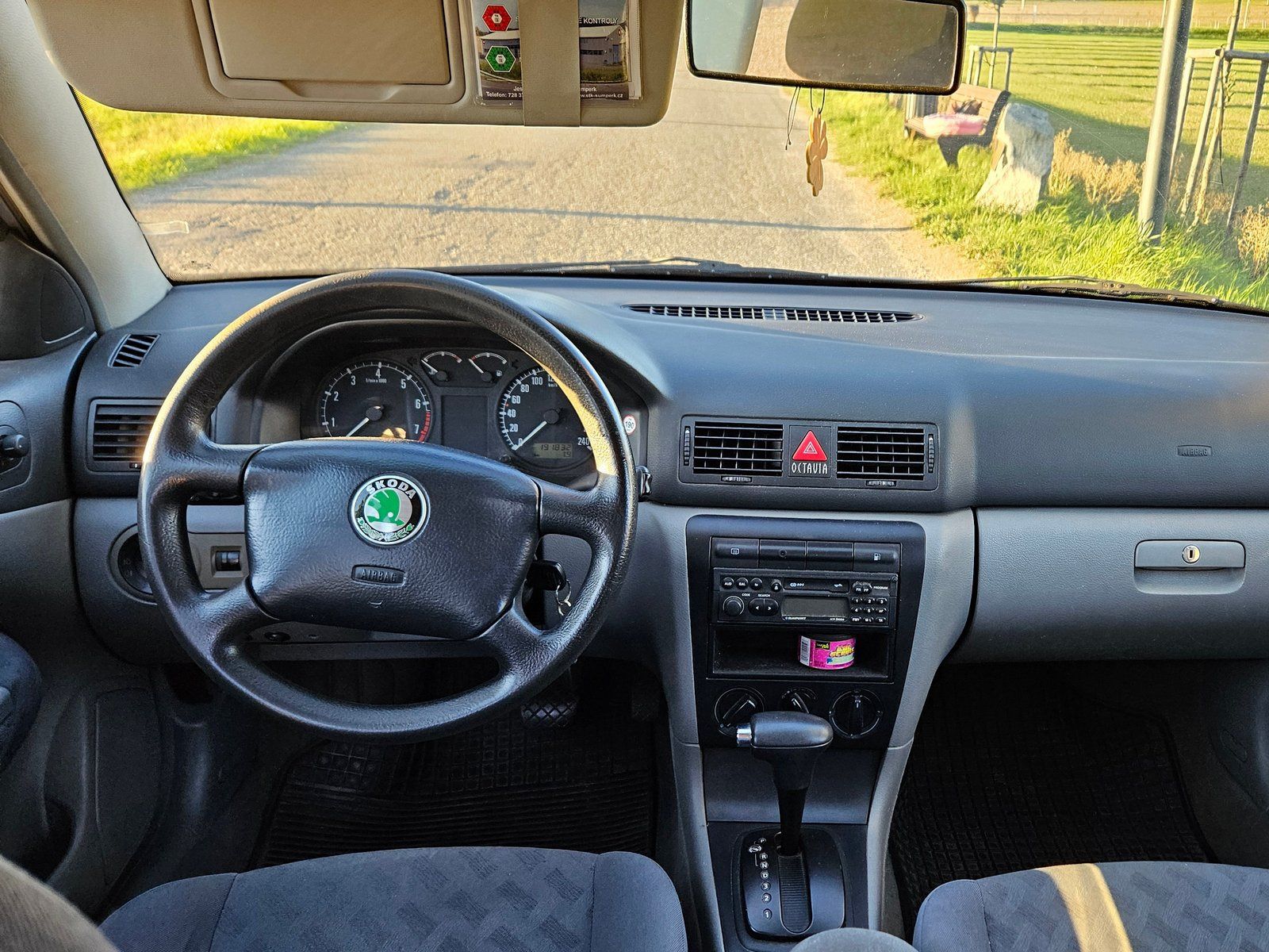 Škoda Octavia, 1.8 TURBO | AUTOMAT | TOP STAV - fotka 6