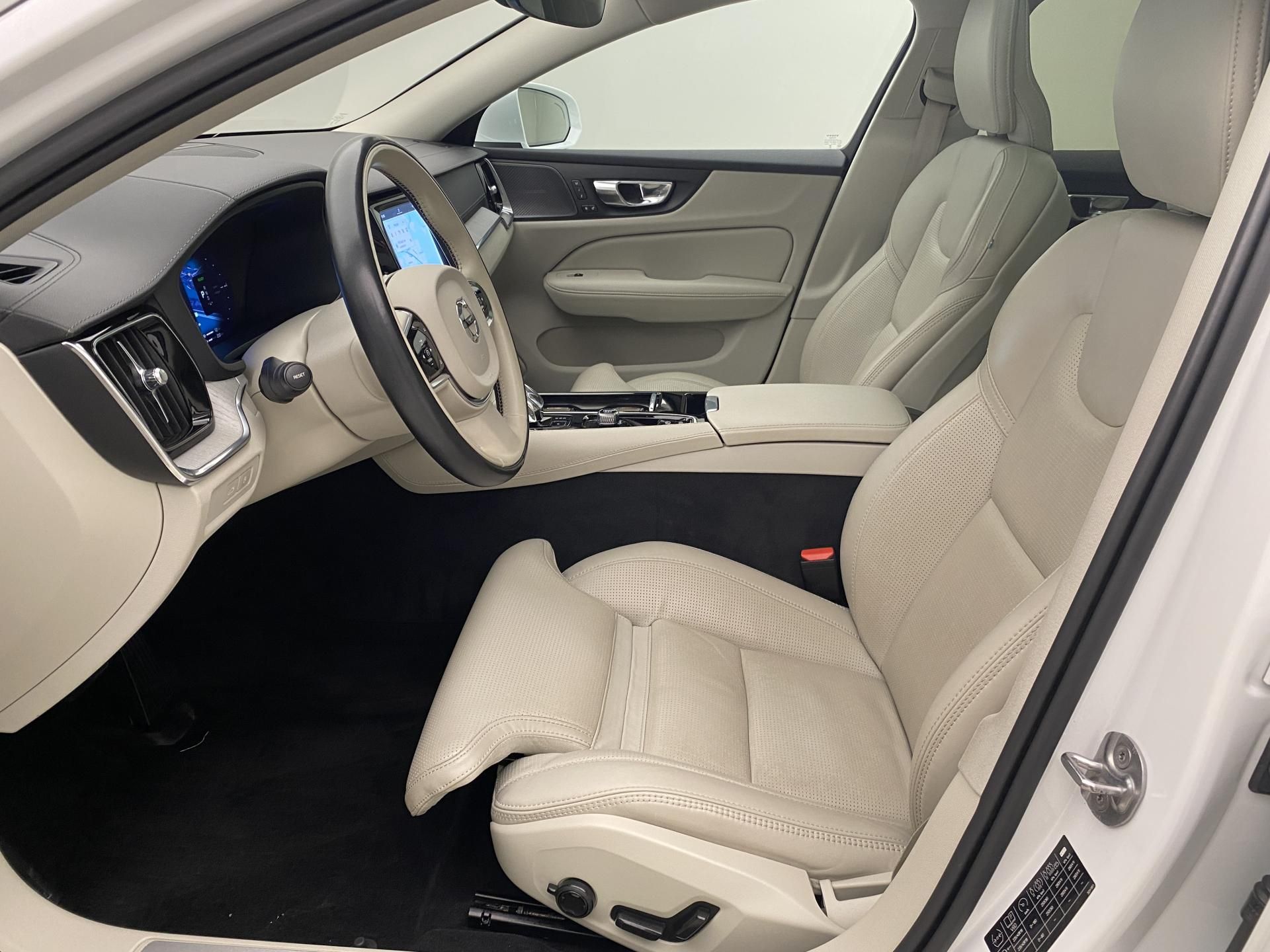 Volvo V60, T6 RECHARGE BRIGHT ULTIMATE - fotka 3