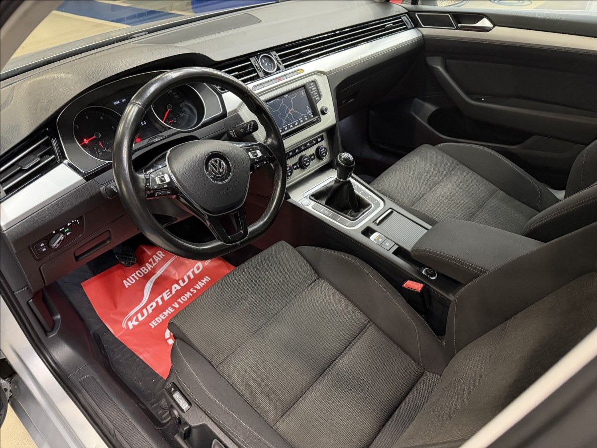 Volkswagen Passat, 2,0 TDi - fotka 5