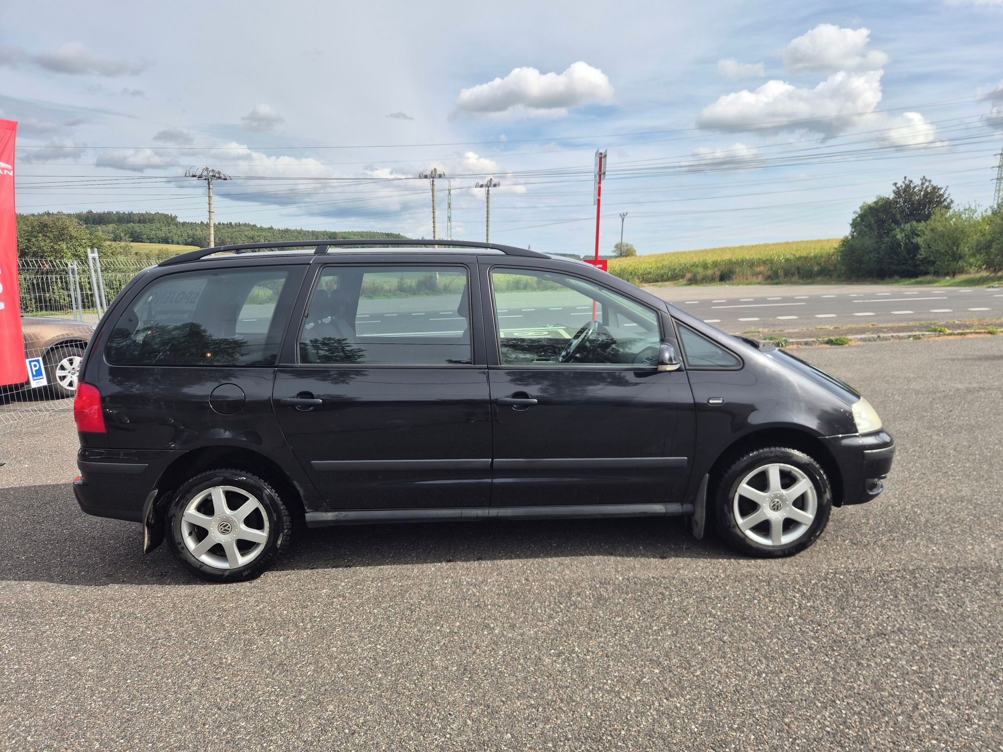 Volkswagen Sharan, 1.9TDi 96kW,nová STK,7míst,DPH - fotka 4