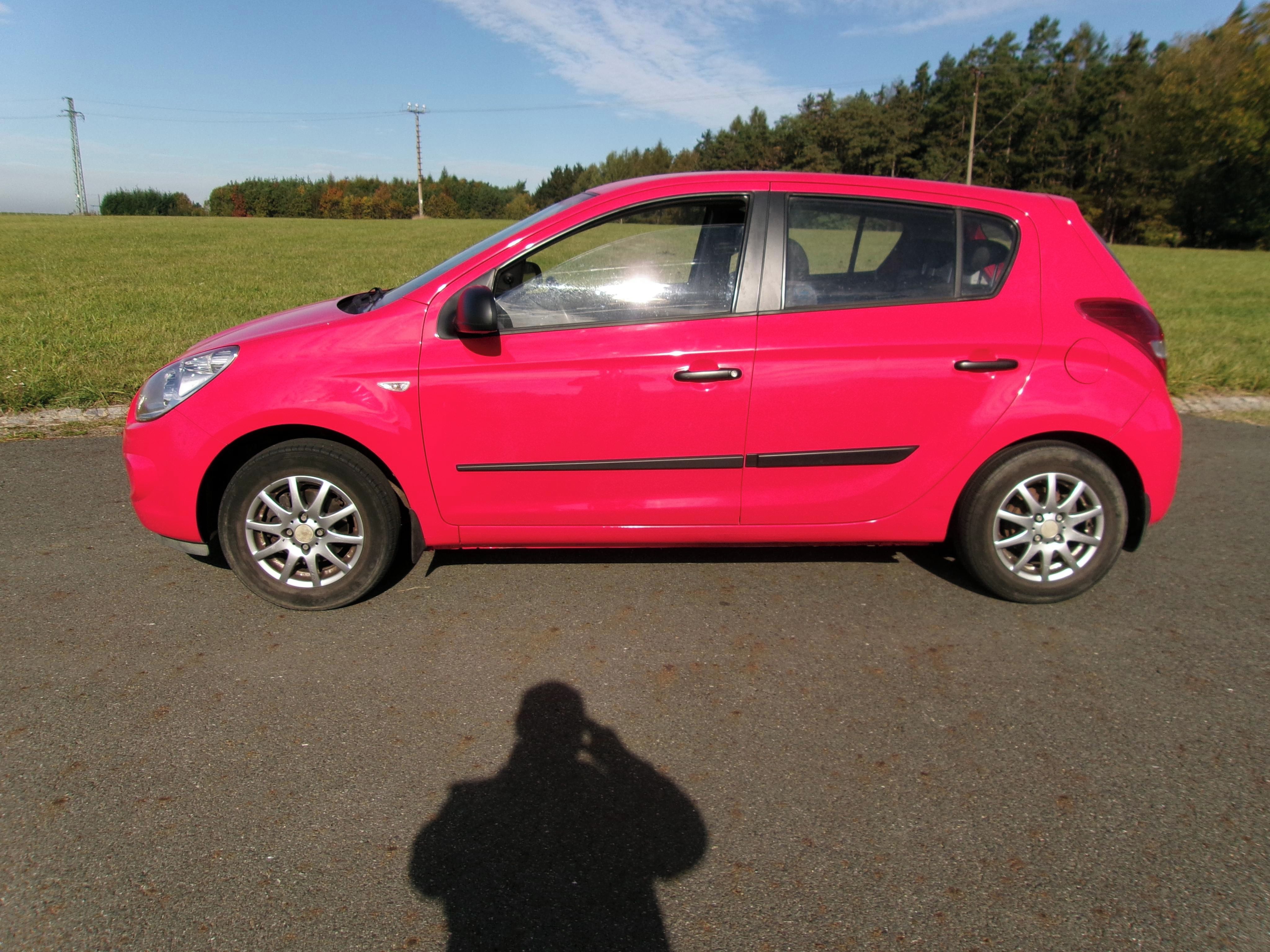 Hyundai i20, 1,2 85 000 KM 2 majitel - fotka 2