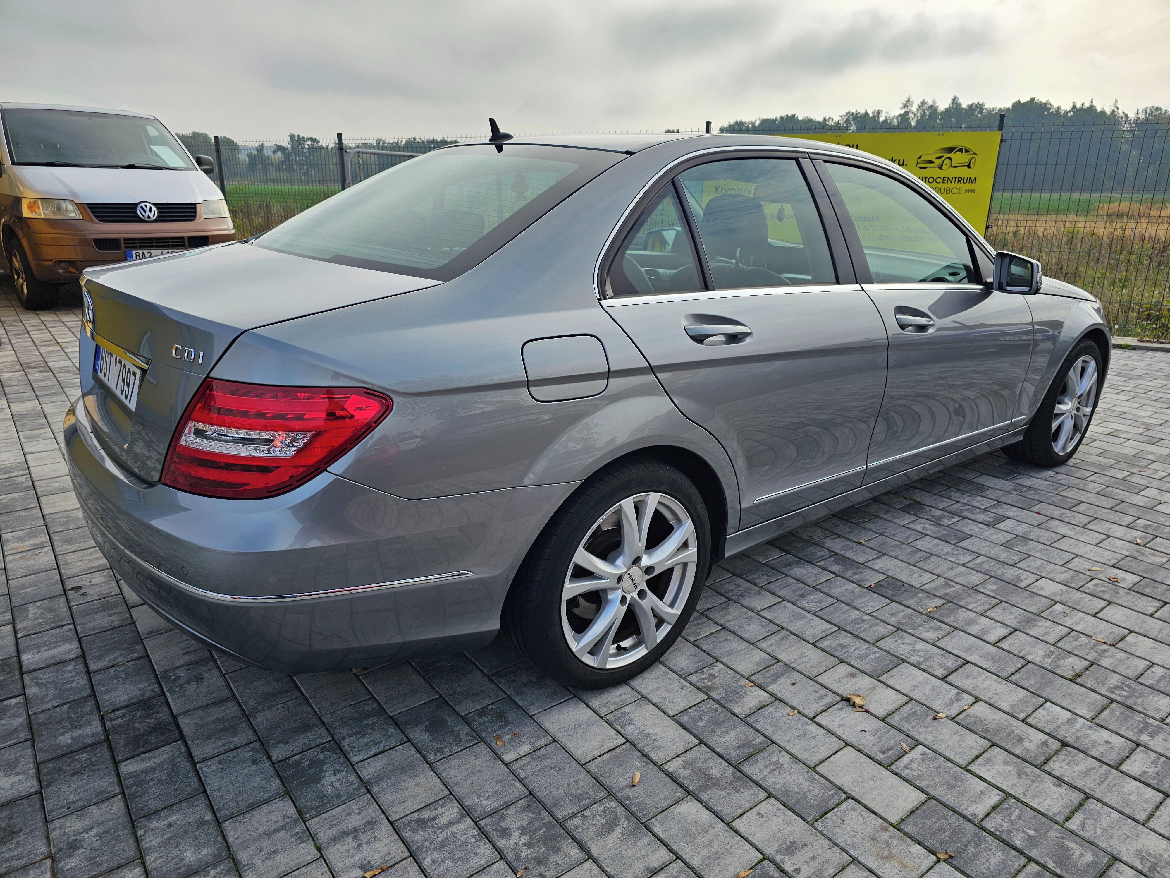 Mercedes-Benz Třídy C, 220 CDI 125 KW - fotka 5