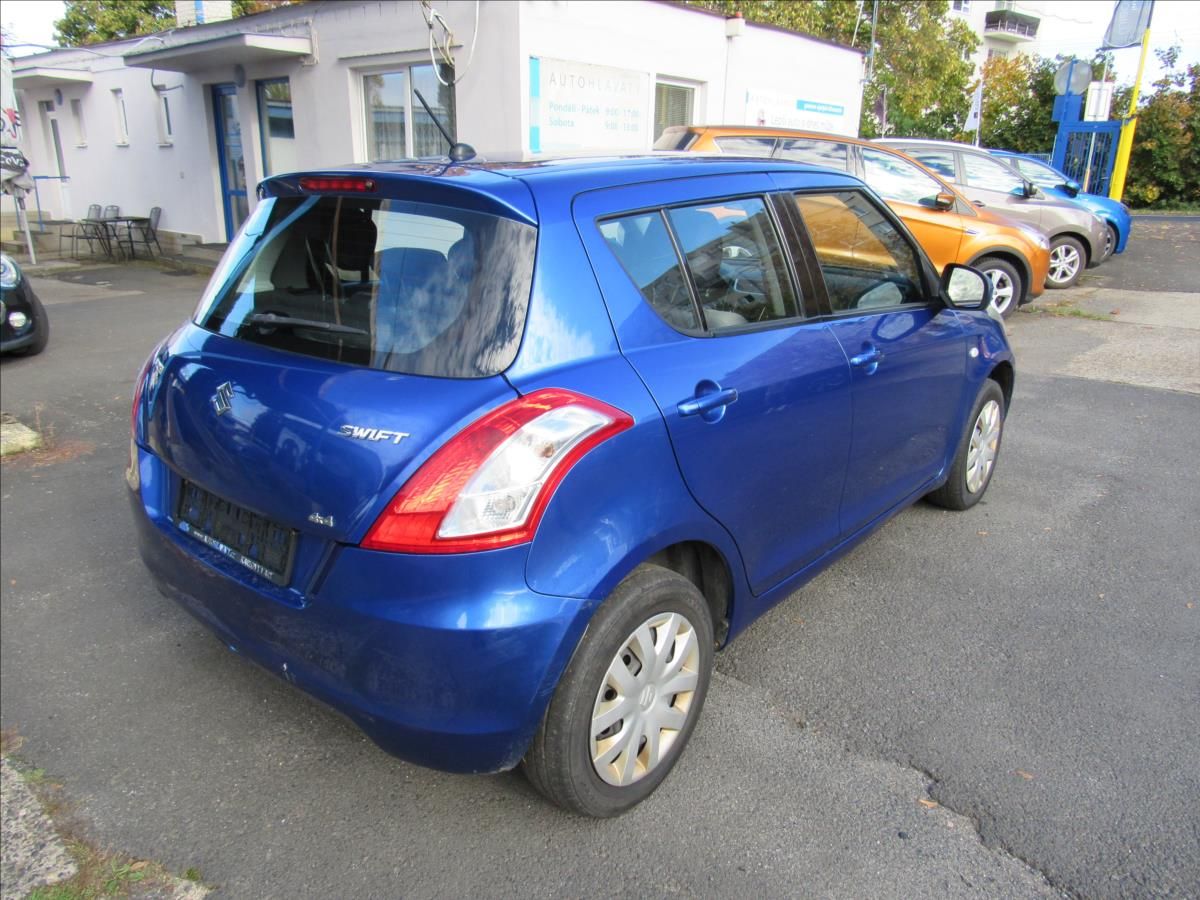 Suzuki Swift, 1,2 i 69kW 4x4 - fotka 6