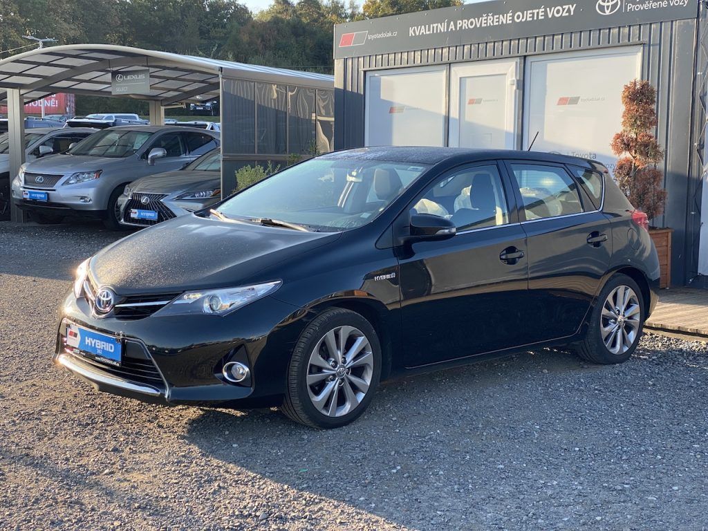 Toyota Auris, 1.8HSD, 2x kola, po servisu - fotka 4