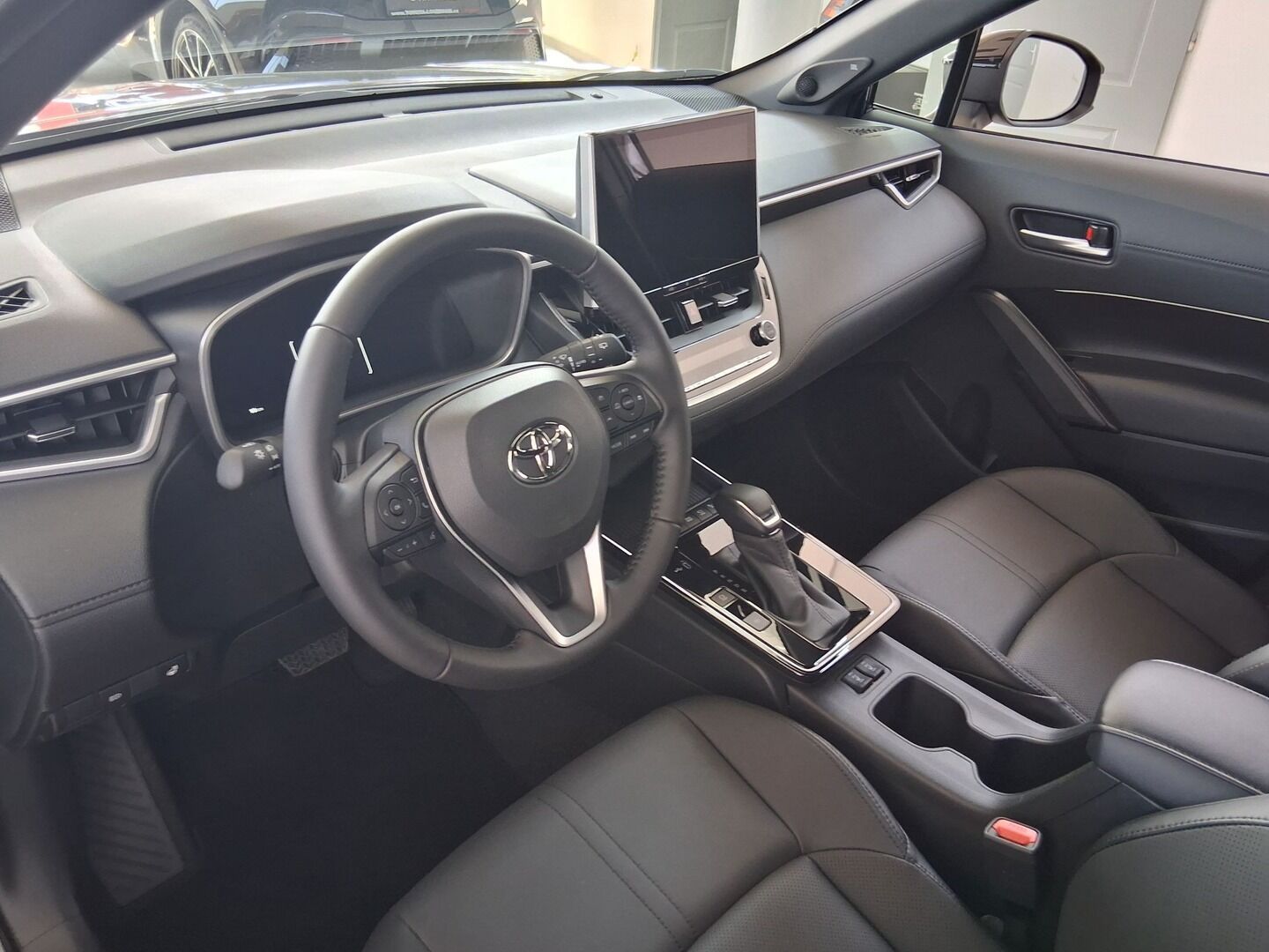 Toyota Corolla Cross, Executive 2,0 HEV 4WD - fotka 4