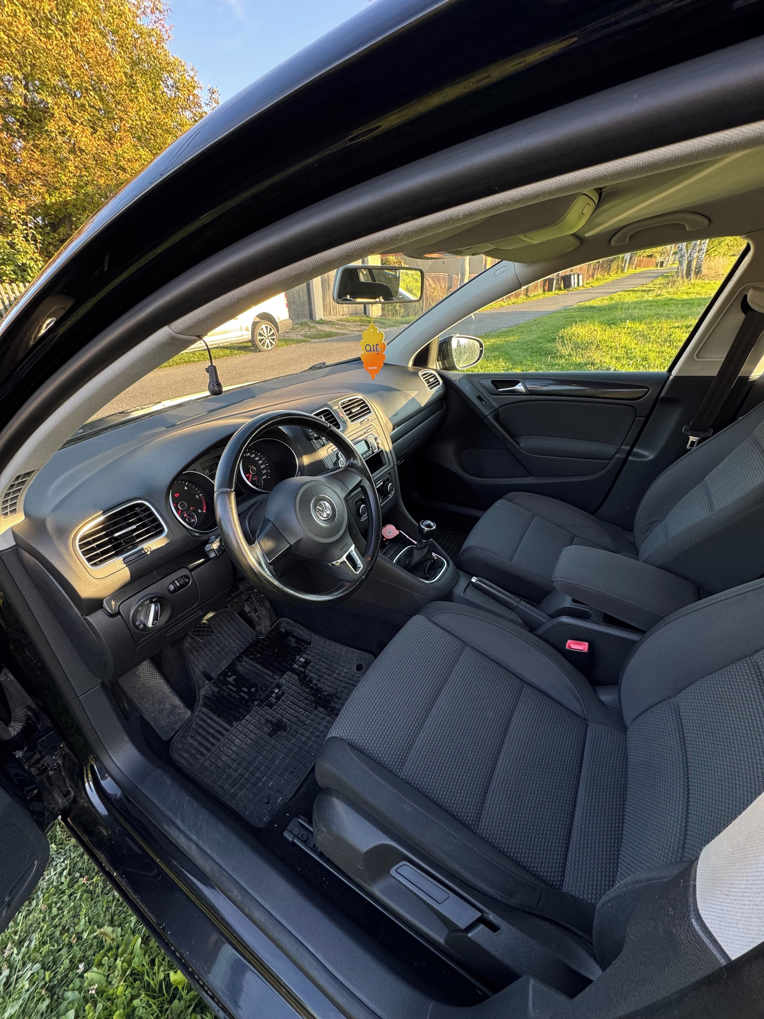 Volkswagen Golf, 1.6 tdi,66 kW, nafta. - fotka 4