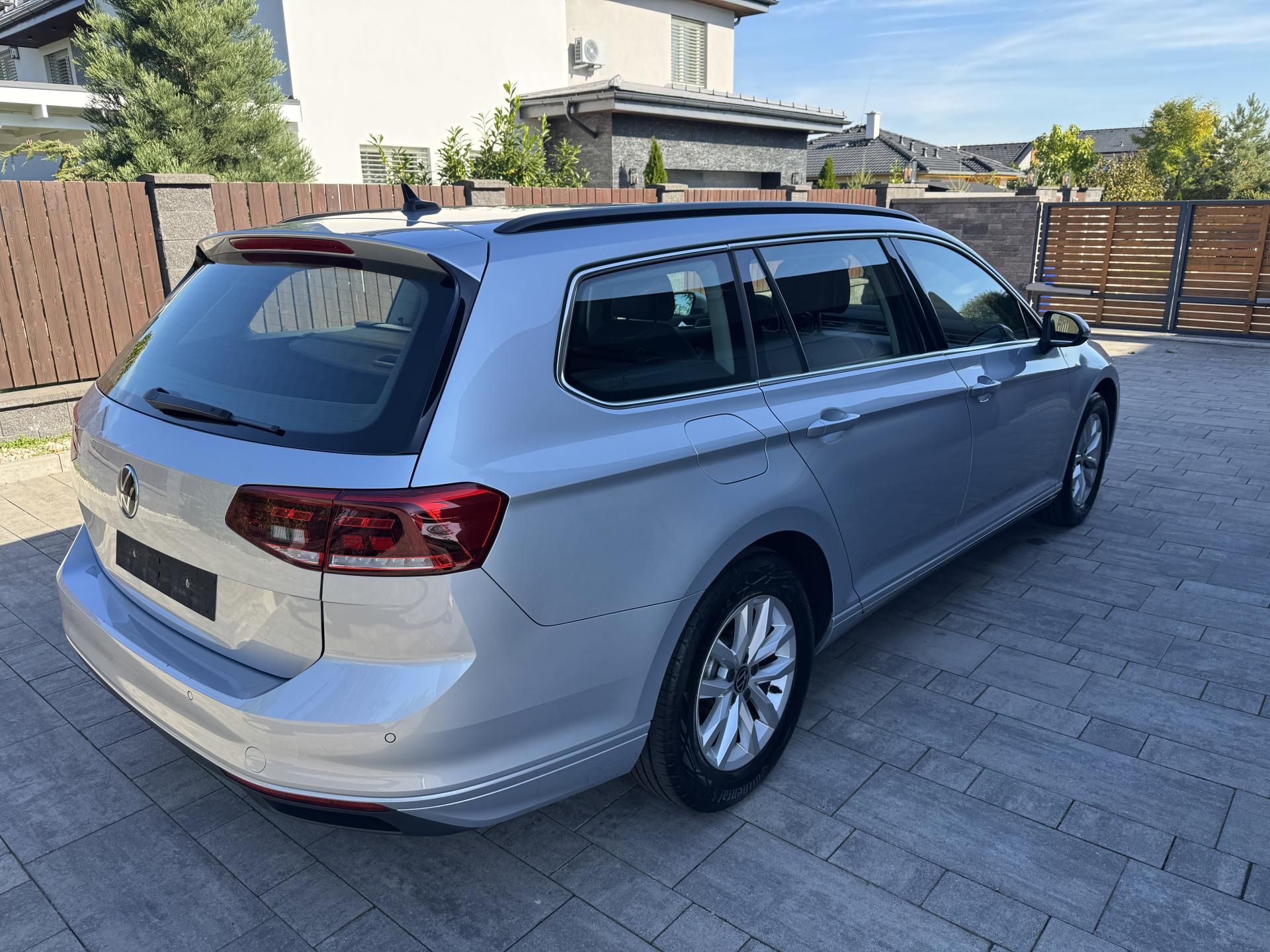 Volkswagen Passat, 2.0 TDI DSG Business Tažné - fotka 4