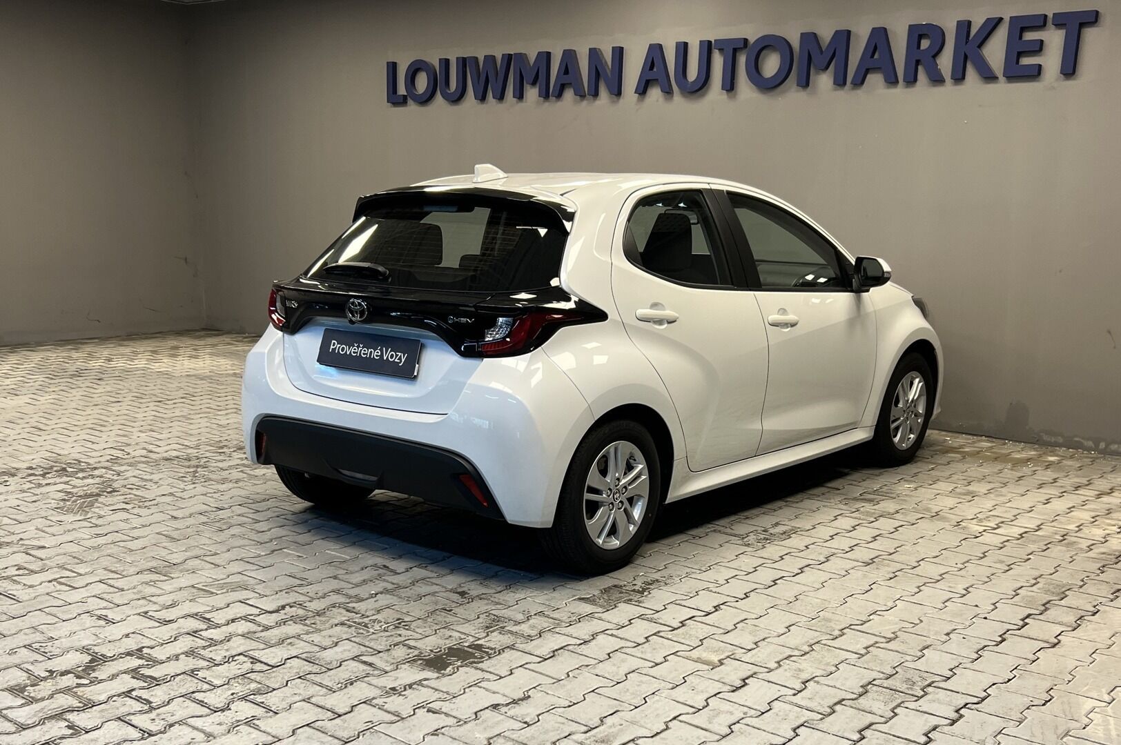 Toyota Yaris, 1,5 Hybrid AT Comfort - fotka 2