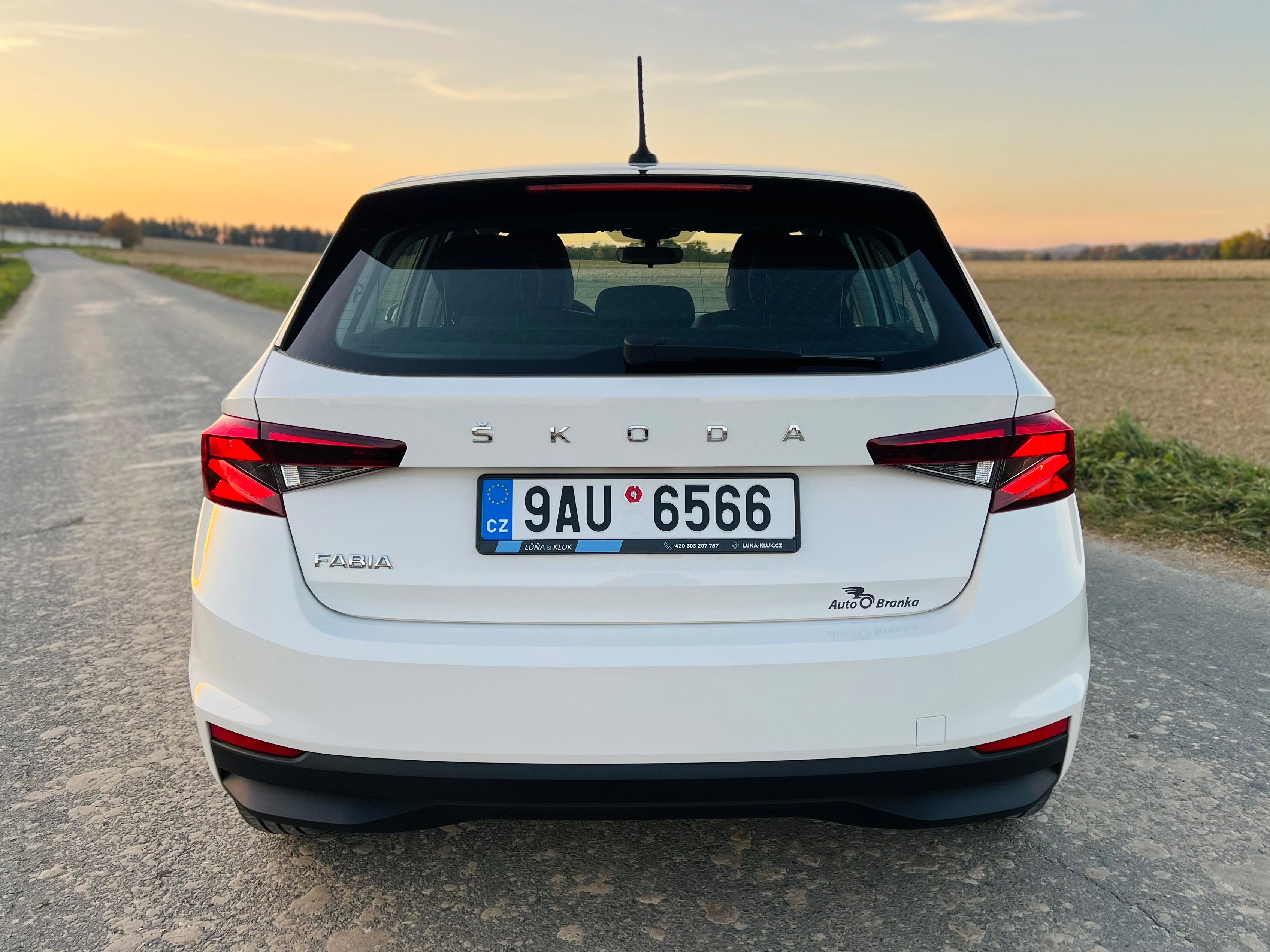 Škoda Fabia, 1.0 MPi 59 kW, Ambition, DPH - fotka 6