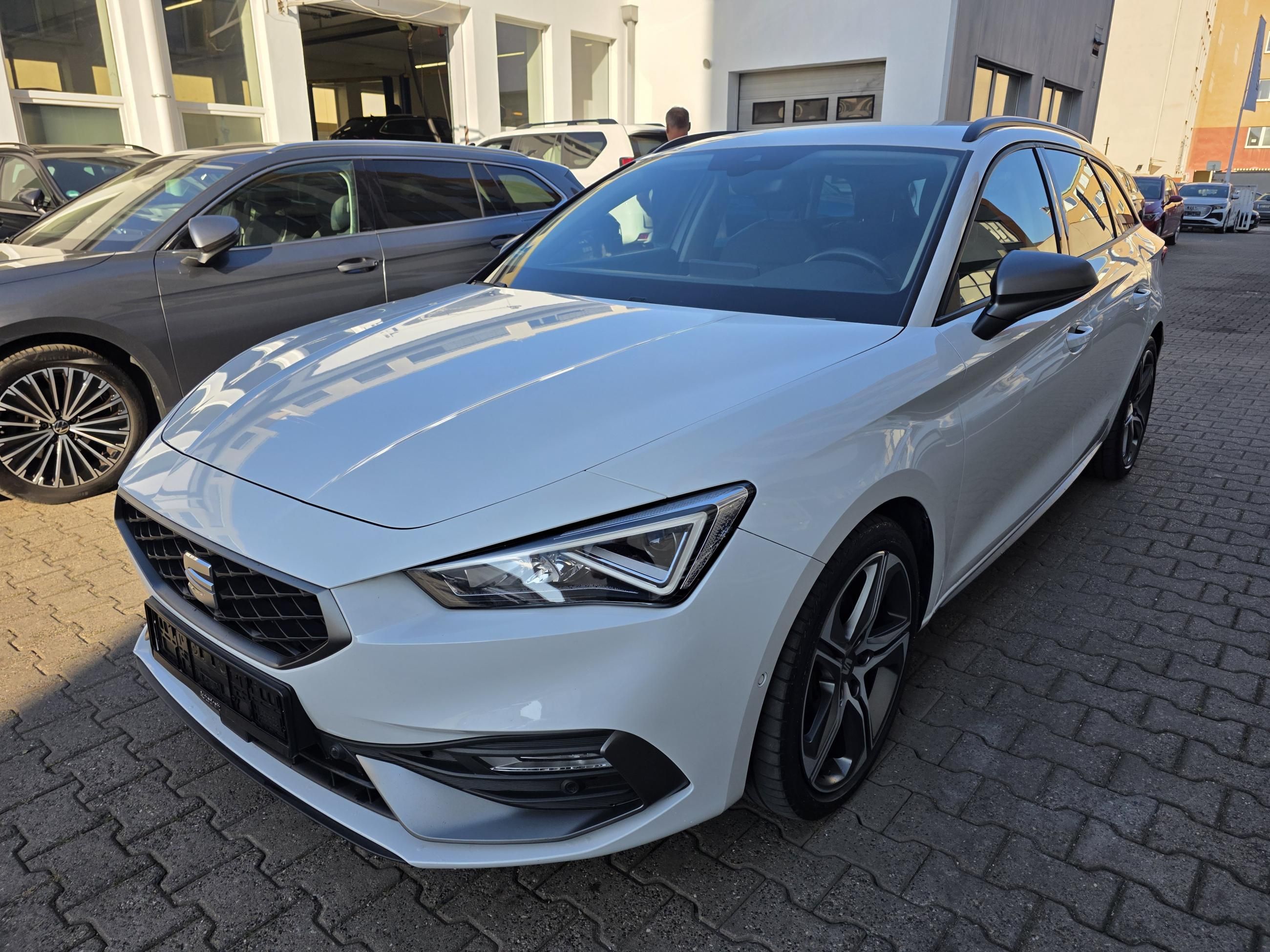 Seat Leon, FR Plus 2.0 TDI DSG / Tažné - fotka 2