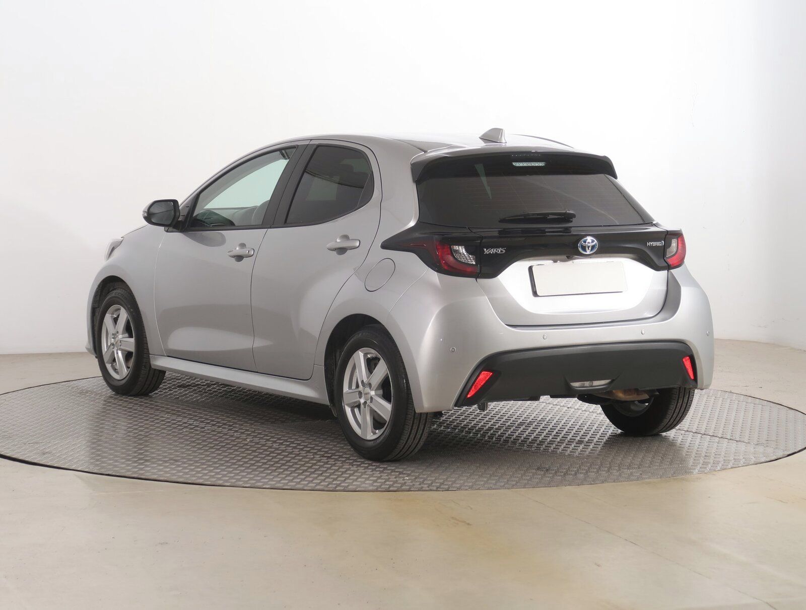 Toyota Yaris, 1.5 VVT-i Hybrid, Automat - fotka 4