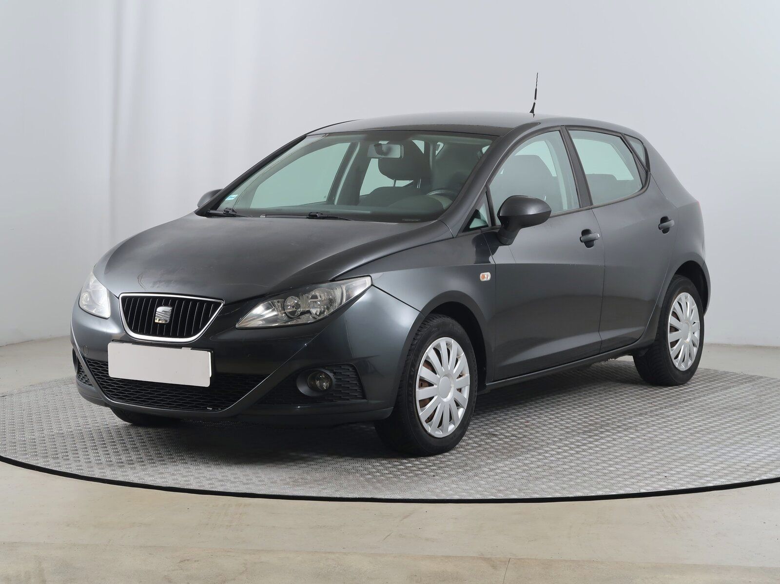 Seat Ibiza, 1.2 12V, po STK, jezdí výborně - fotka 2