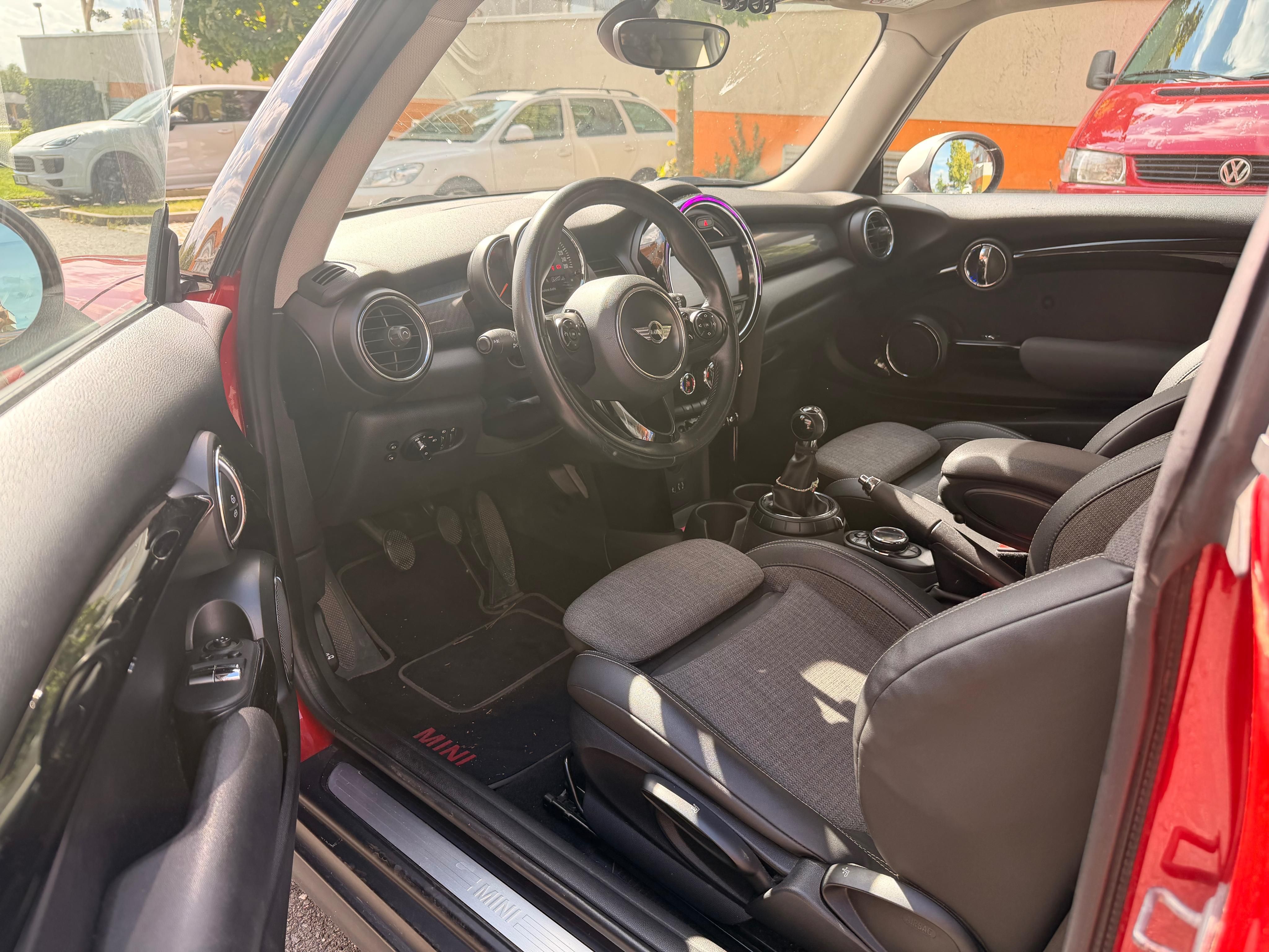 Mini Cooper, 1.5turbo 100kw - fotka 5
