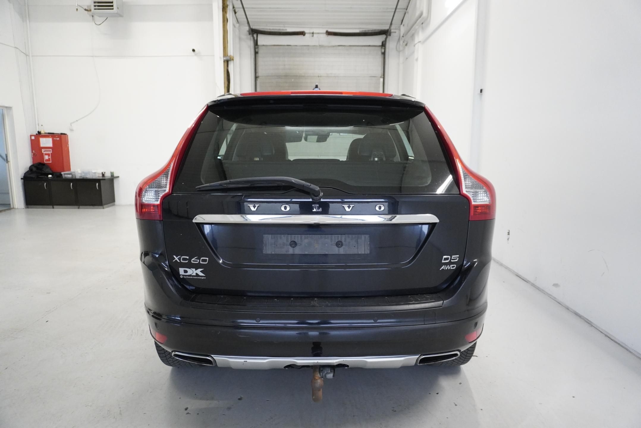 Volvo XC60, 2,4 D5 AWD AUTOMAT - fotka 6