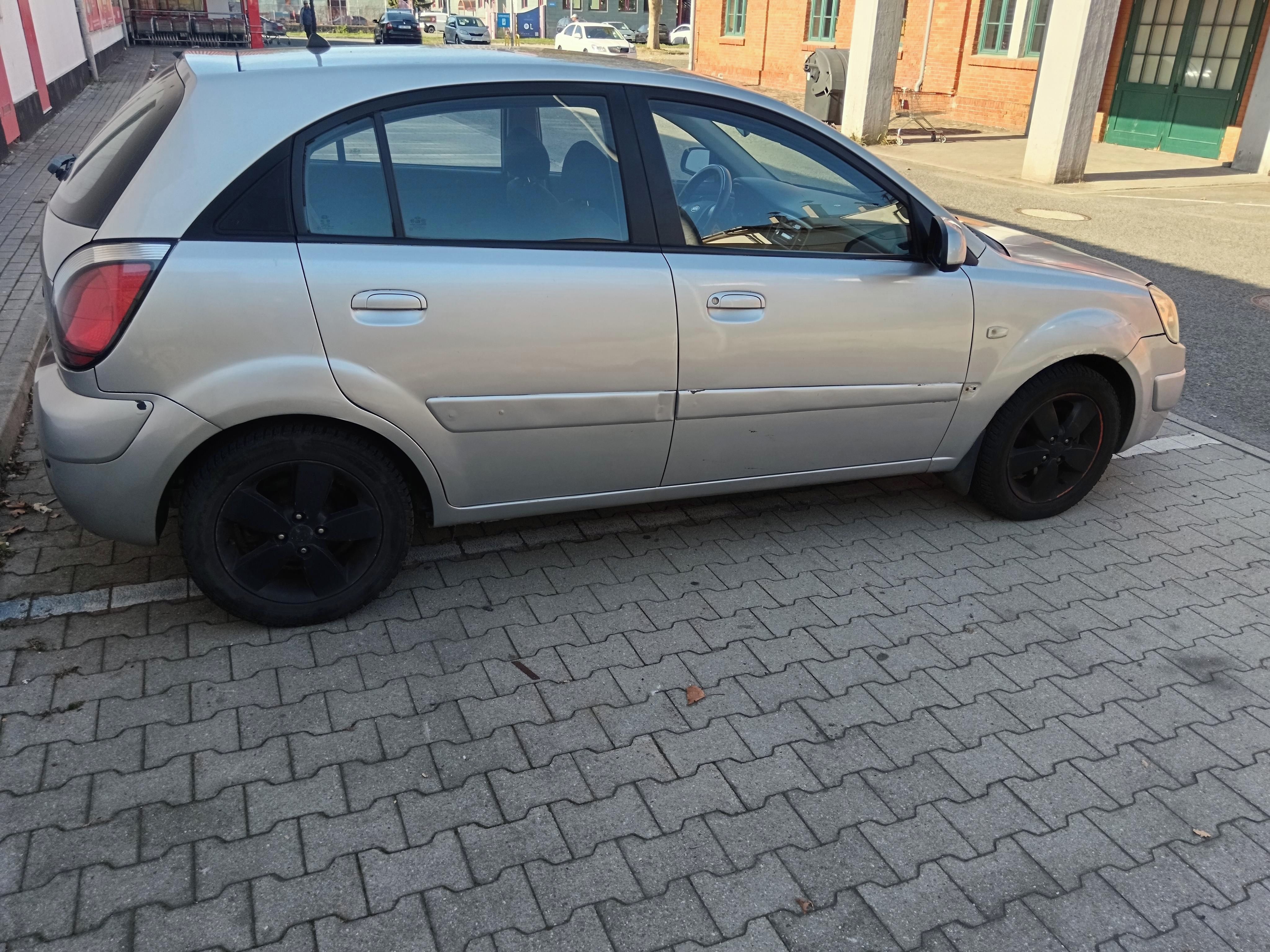 Kia Rio, Kia Rio 1.4 benzín - fotka 6