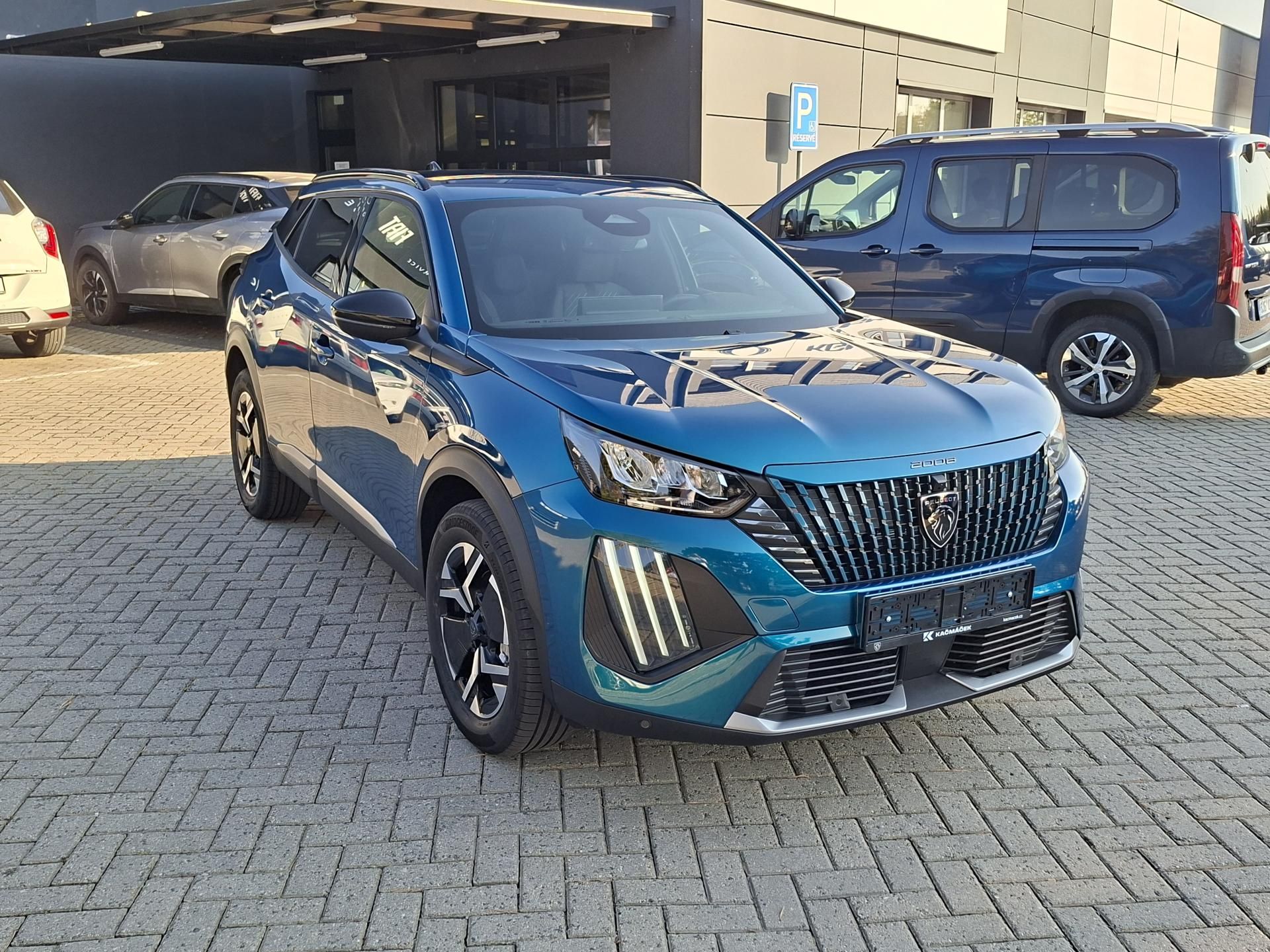 Peugeot 2008, Allure Hybrid 145 e-DCS6 - fotka 4