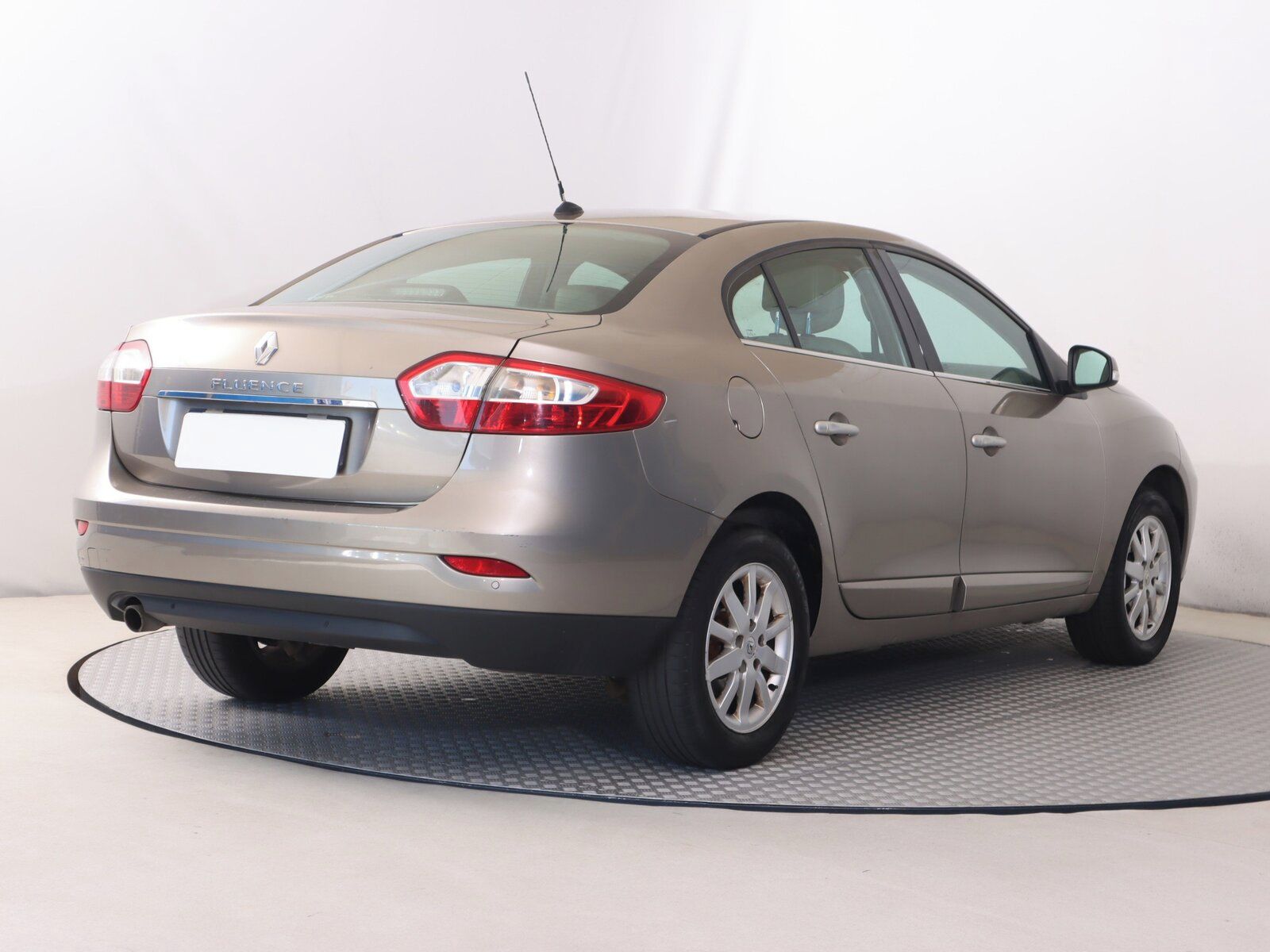Renault Fluence, 1.6 16V, Serv.kniha, Navi - fotka 5