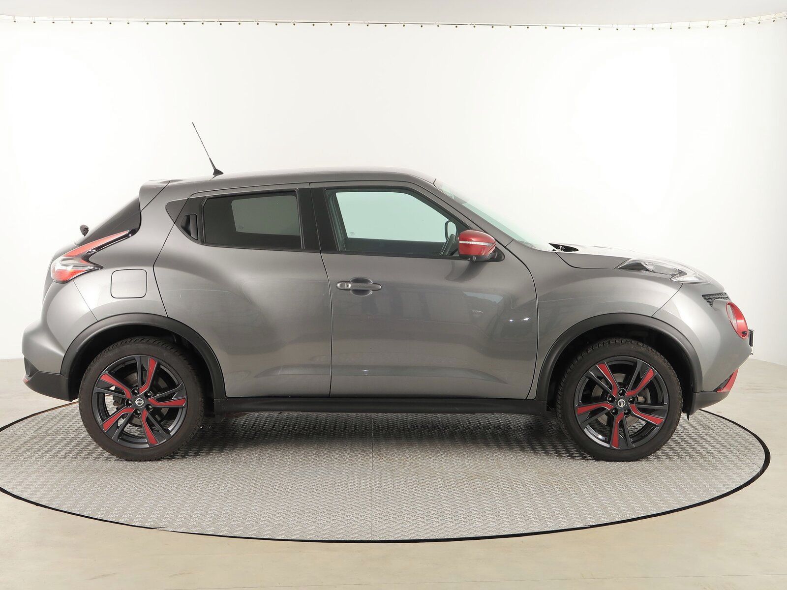 Nissan Juke, 1.6 DIG-T, N-Connecta, 4X4 - fotka 6