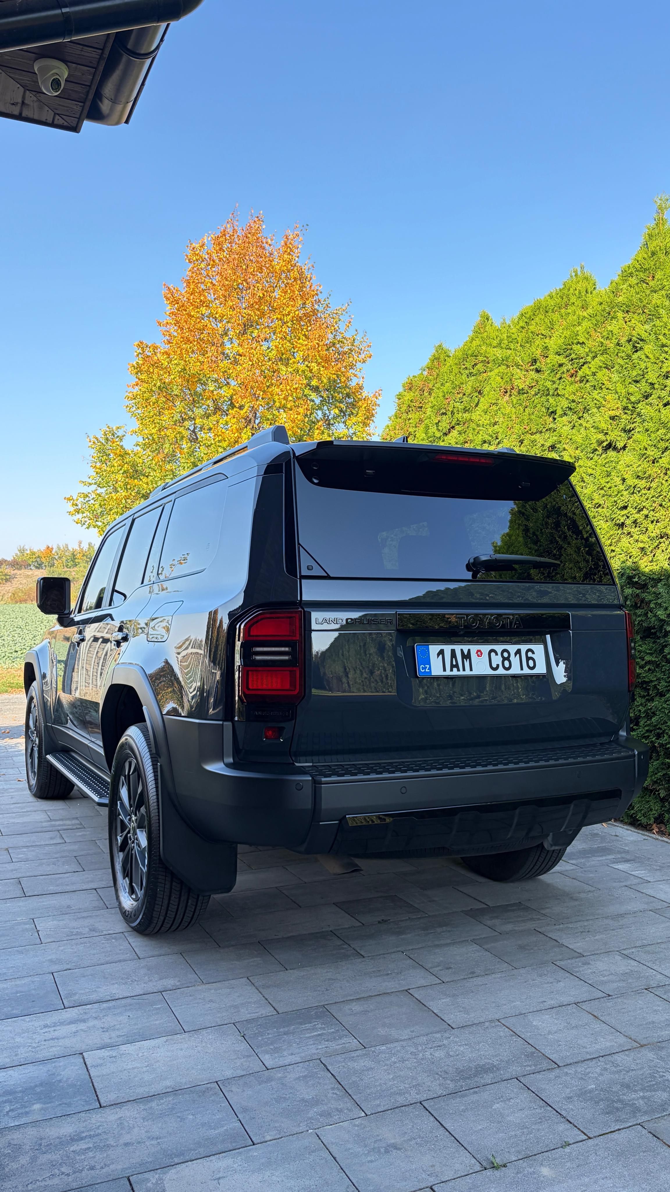 Toyota Land Cruiser, 1 majitel, executive, panorama - fotka 4