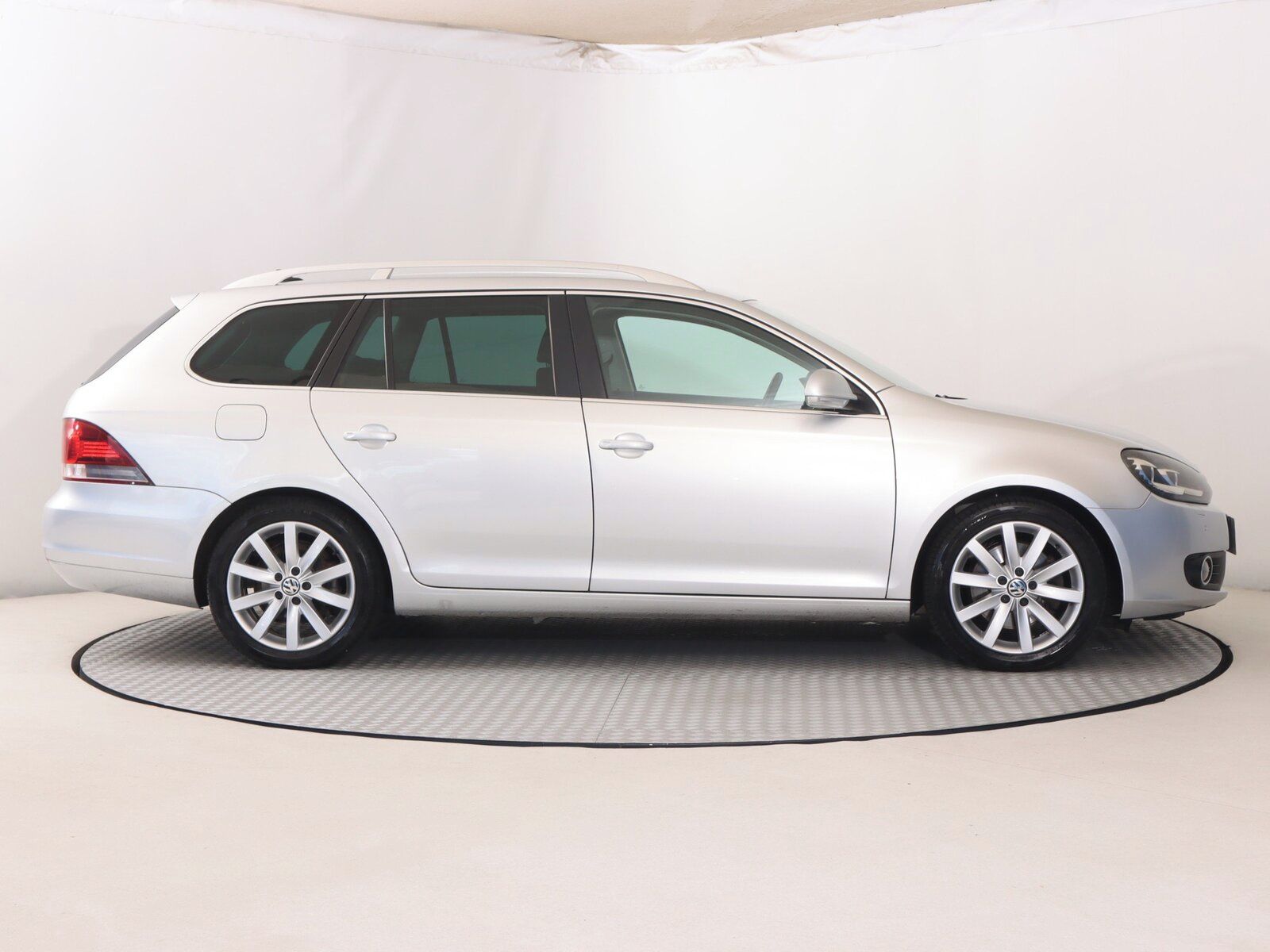 Volkswagen Golf, 1.6 TDI, 4X4, Serv.kniha - fotka 6