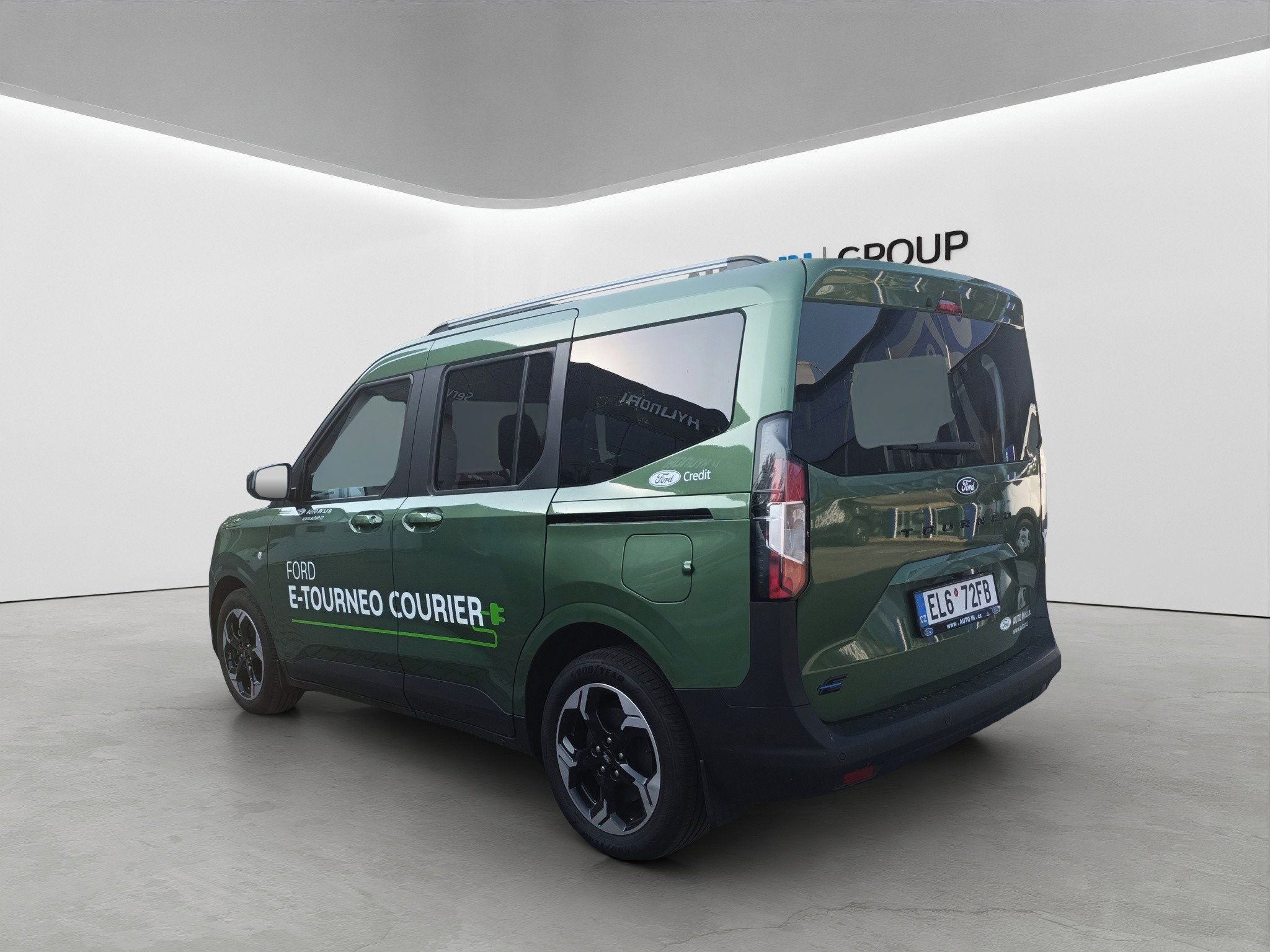 Ford Tourneo Courier, TOURNEO TITANIUM 43 kWh - fotka 4