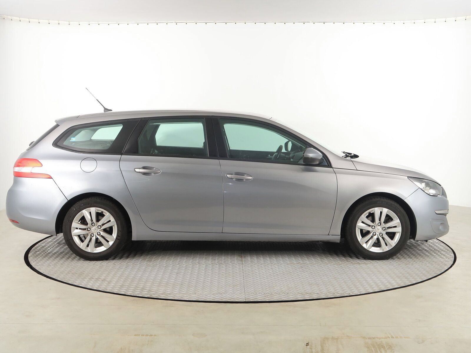 Peugeot 308, 1.2 e-THP, Automat - fotka 6