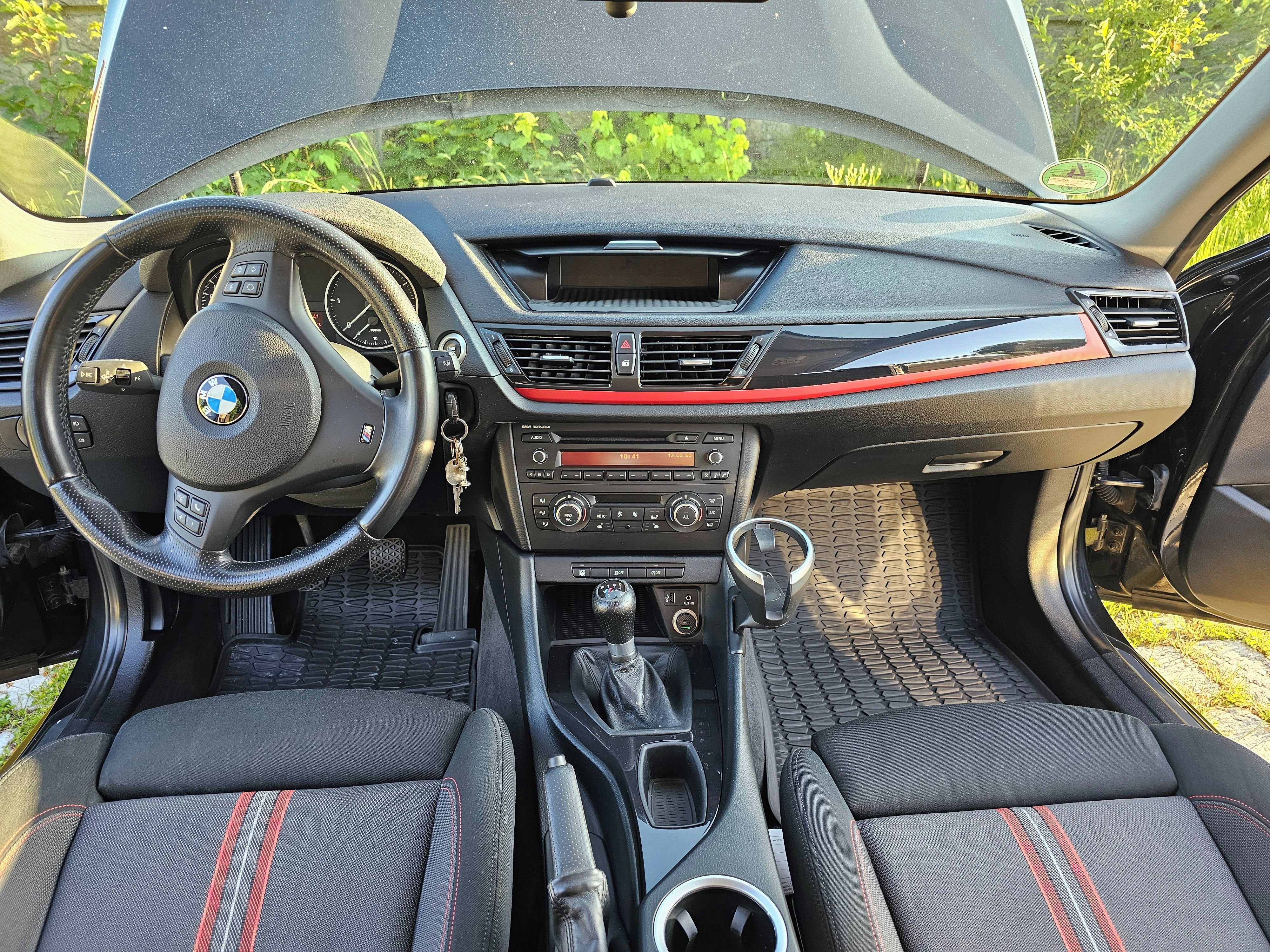 BMW X1, BMW X1 SDRIVE18D - fotka 4