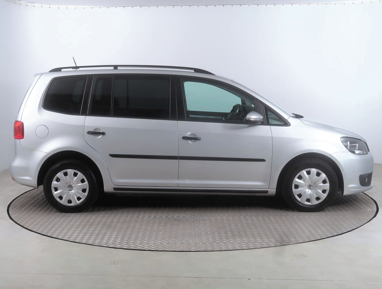 Volkswagen Touran, 1.6 TDI, Serv.kniha - fotka 6