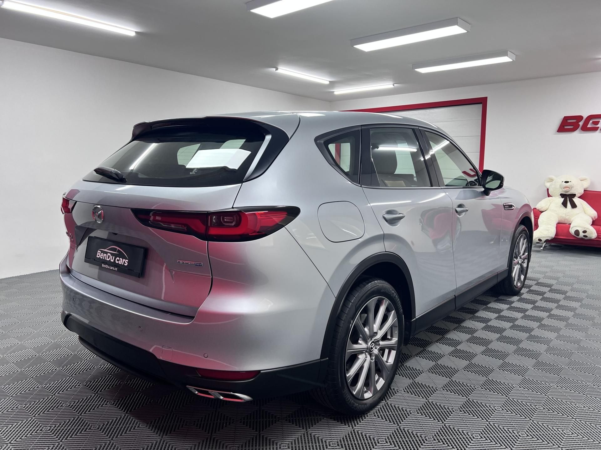 Mazda CX-60, 2.5 e-Skyactiv PHEV 241 kW 4x4 - fotka 4