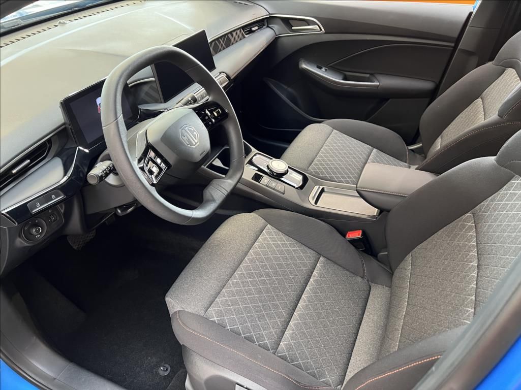 MG MG3, 1.5 HYBRID+ Emotion 12tkm.ČR - fotka 2