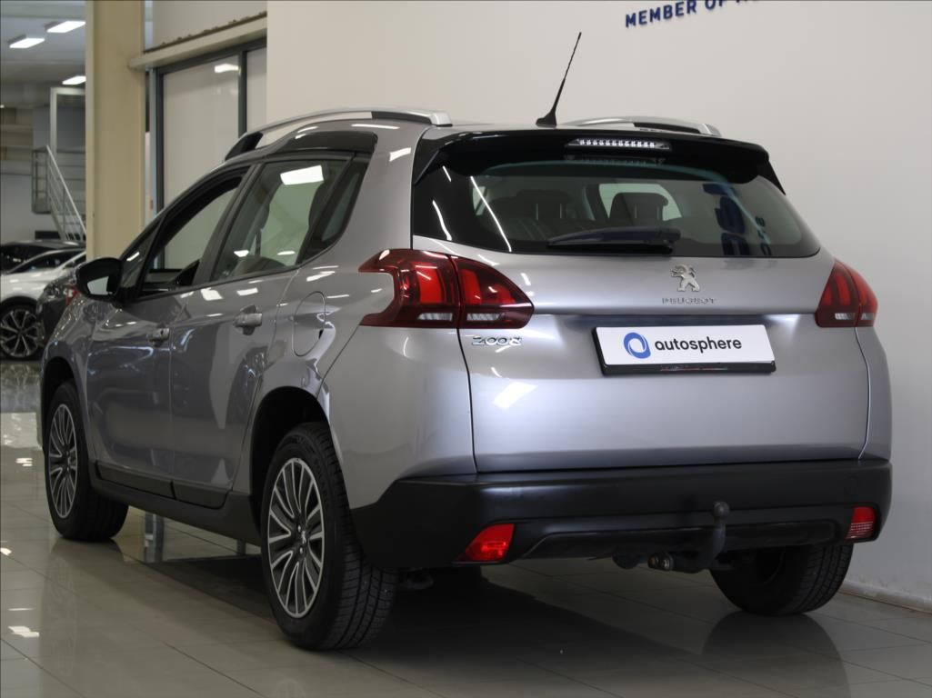 Peugeot 2008, 1,2 PT 81kW 62tkm. 1.maj.ČR - fotka 4