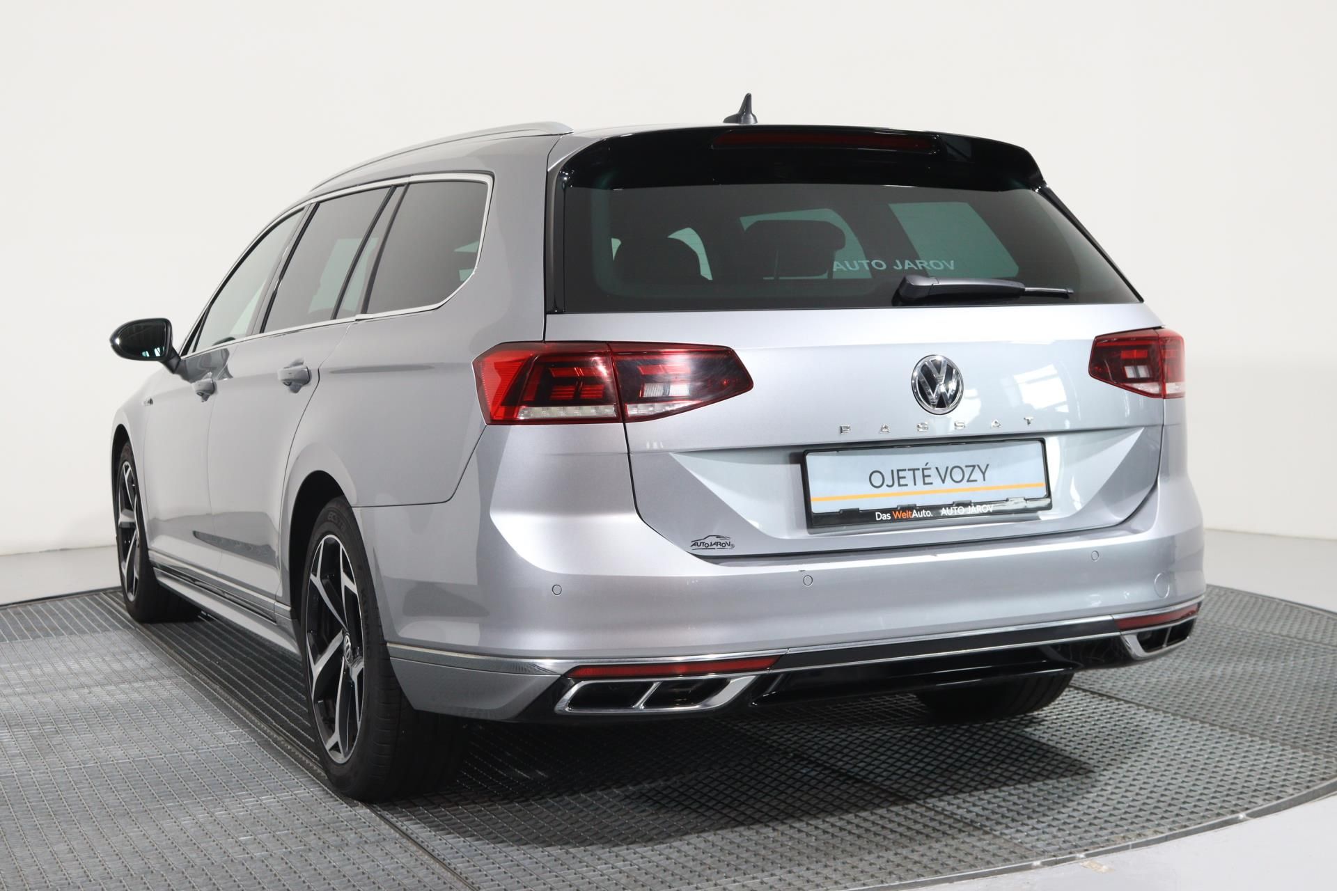 Volkswagen Passat, Variant 2,0 TDI R-Line DSG - fotka 6