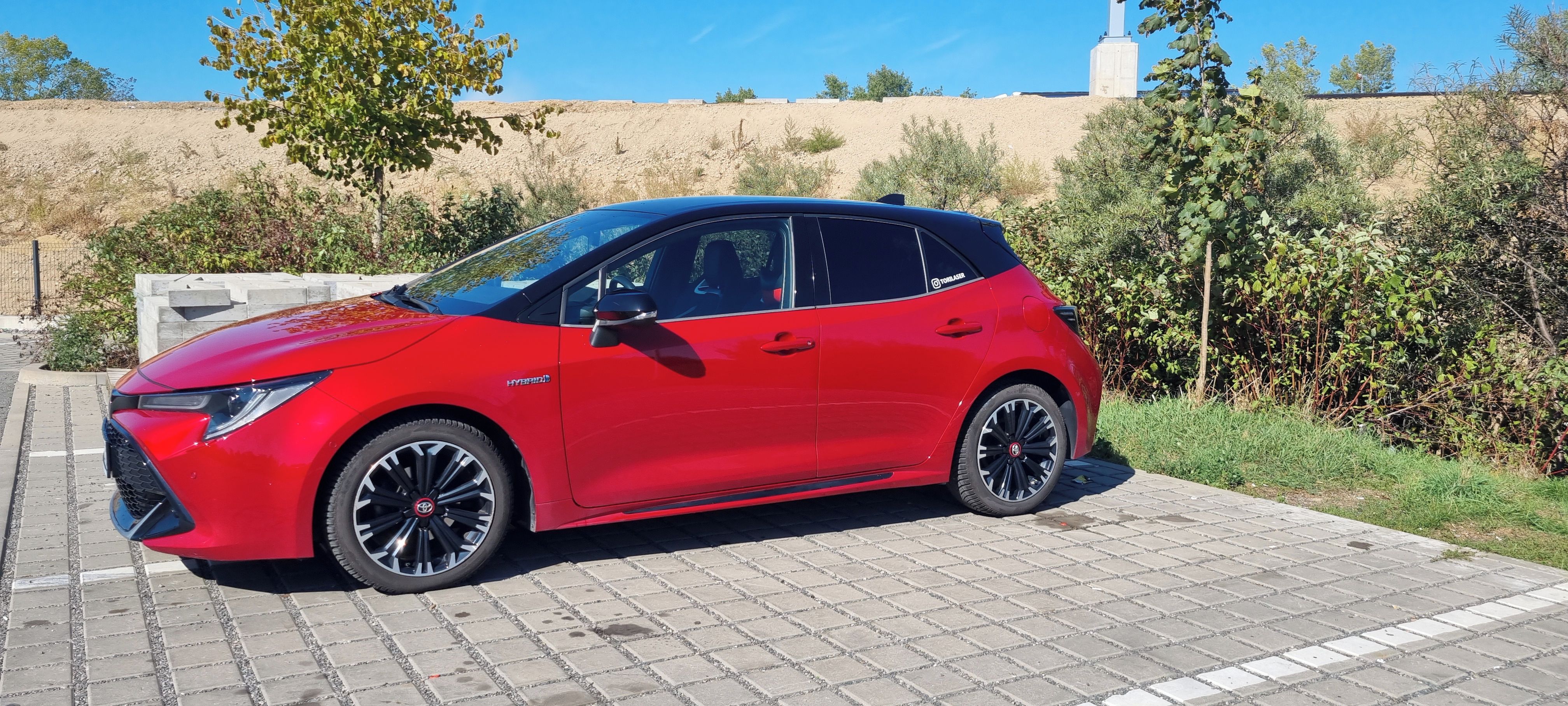 Toyota Corolla, 1.8 hybrid Gr Sport - fotka 5