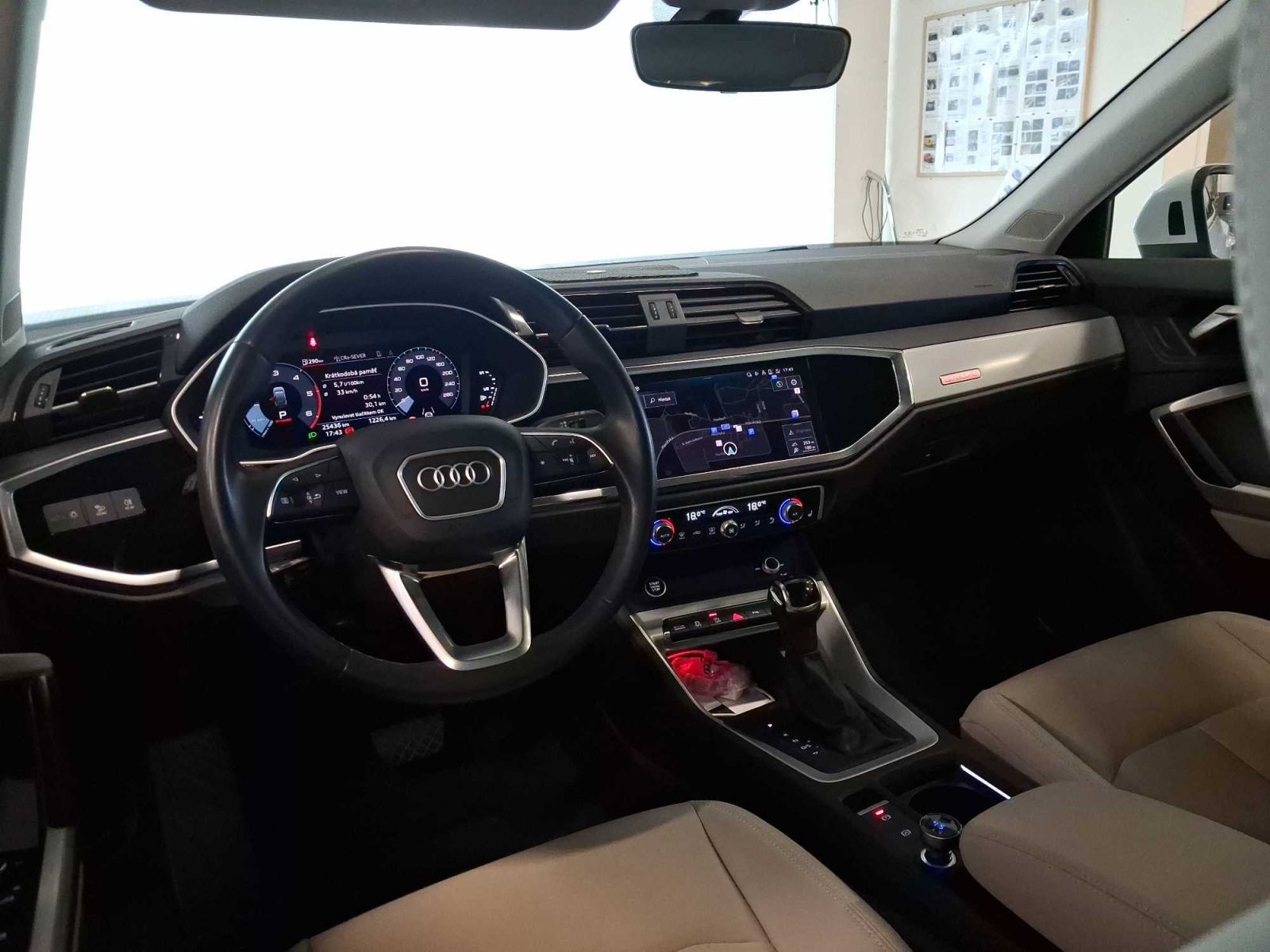 Audi Q3, 35 TDI, 4X4, Automat, ČR - fotka 3