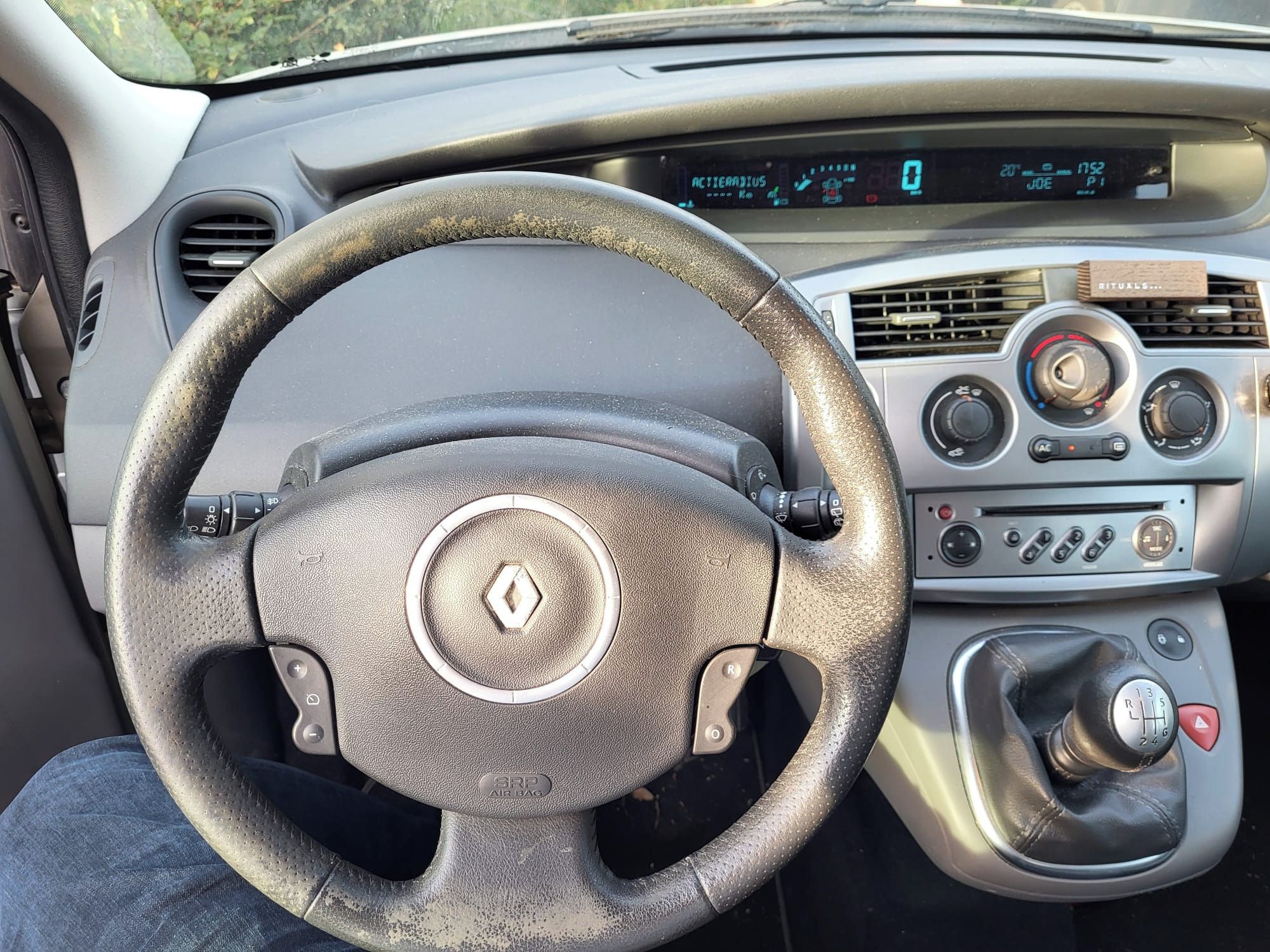Renault Scénic, 1.6 benzin klima 1 majitel - fotka 5
