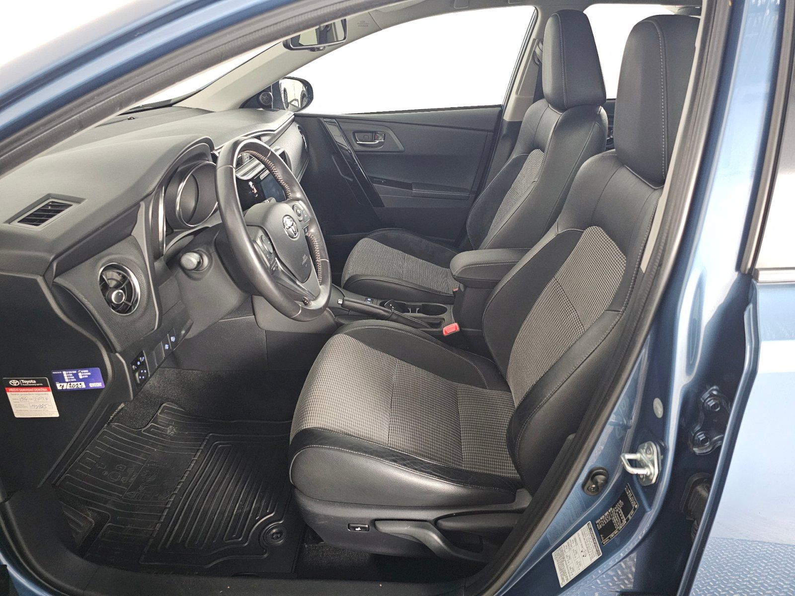 Toyota Auris, TS 1.8HEV EXECUTIVE - fotka 6