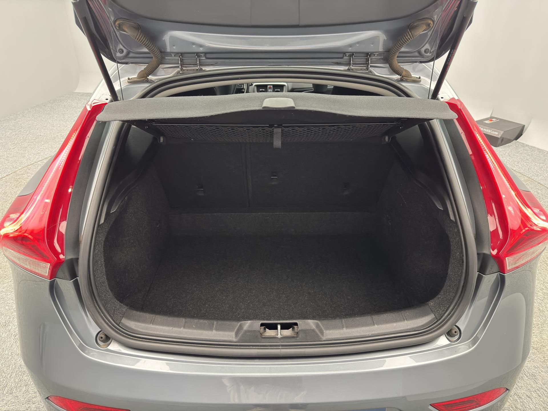 Volvo V40, D2 KINETIC - fotka 5