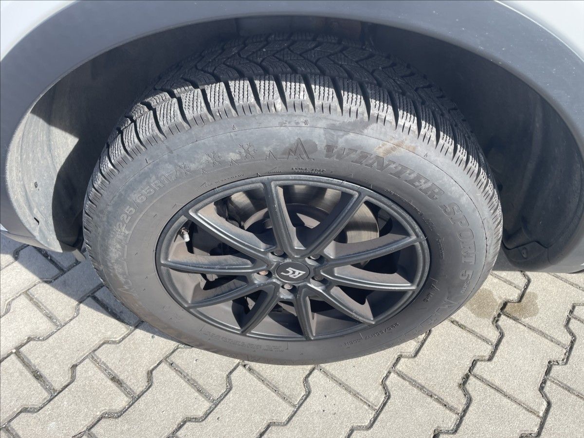 Land Rover Discovery, 2,0 D 110 KW AWD AUTOMAT TZ KR - fotka 6