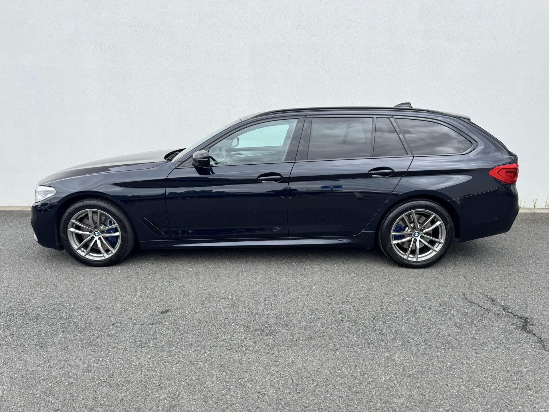 BMW Řada 5, 540d xDrive Touring Mpaket - fotka 3