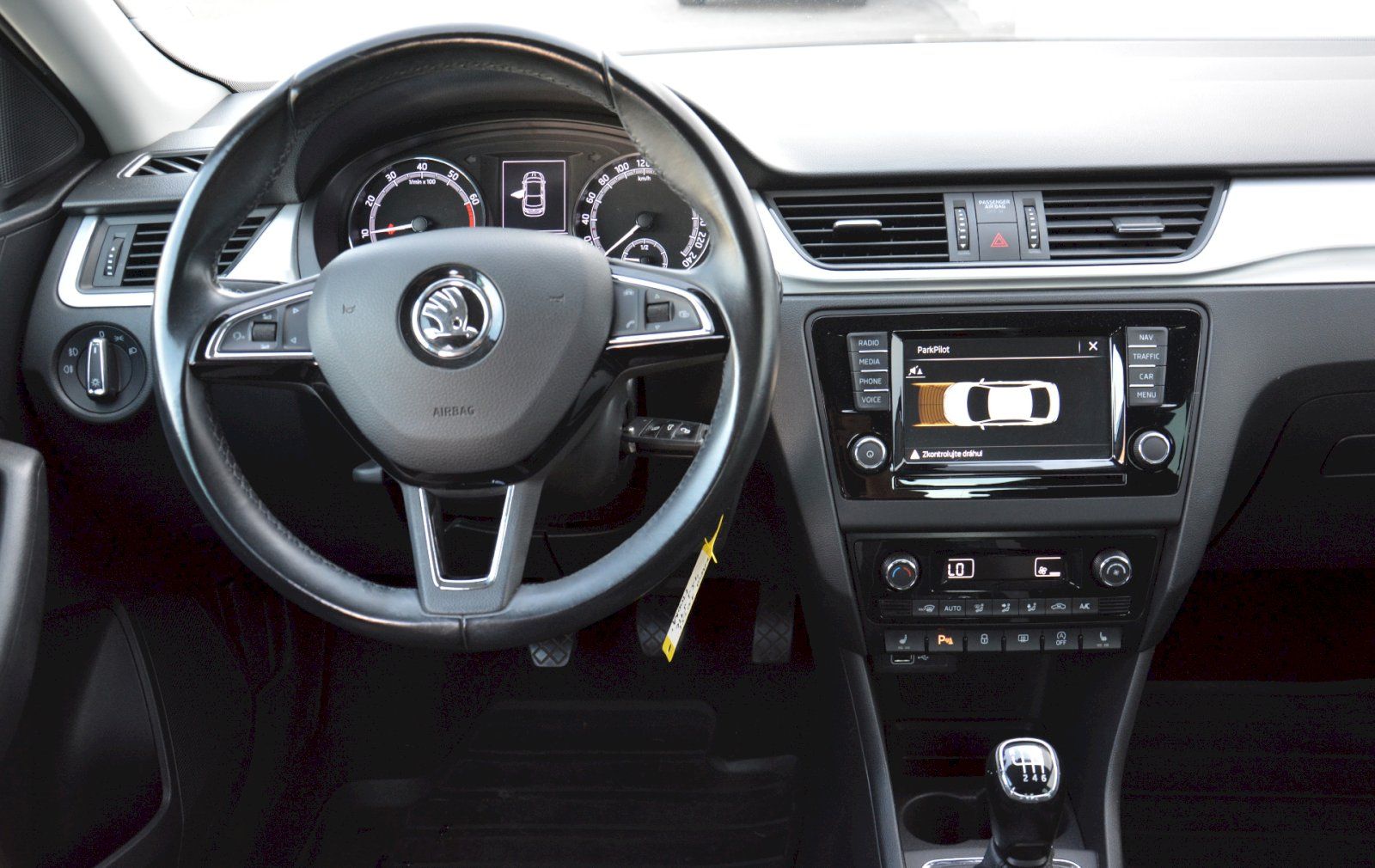Škoda Rapid, 1.0 TSI 81 KW Ambition PLUS - fotka 5