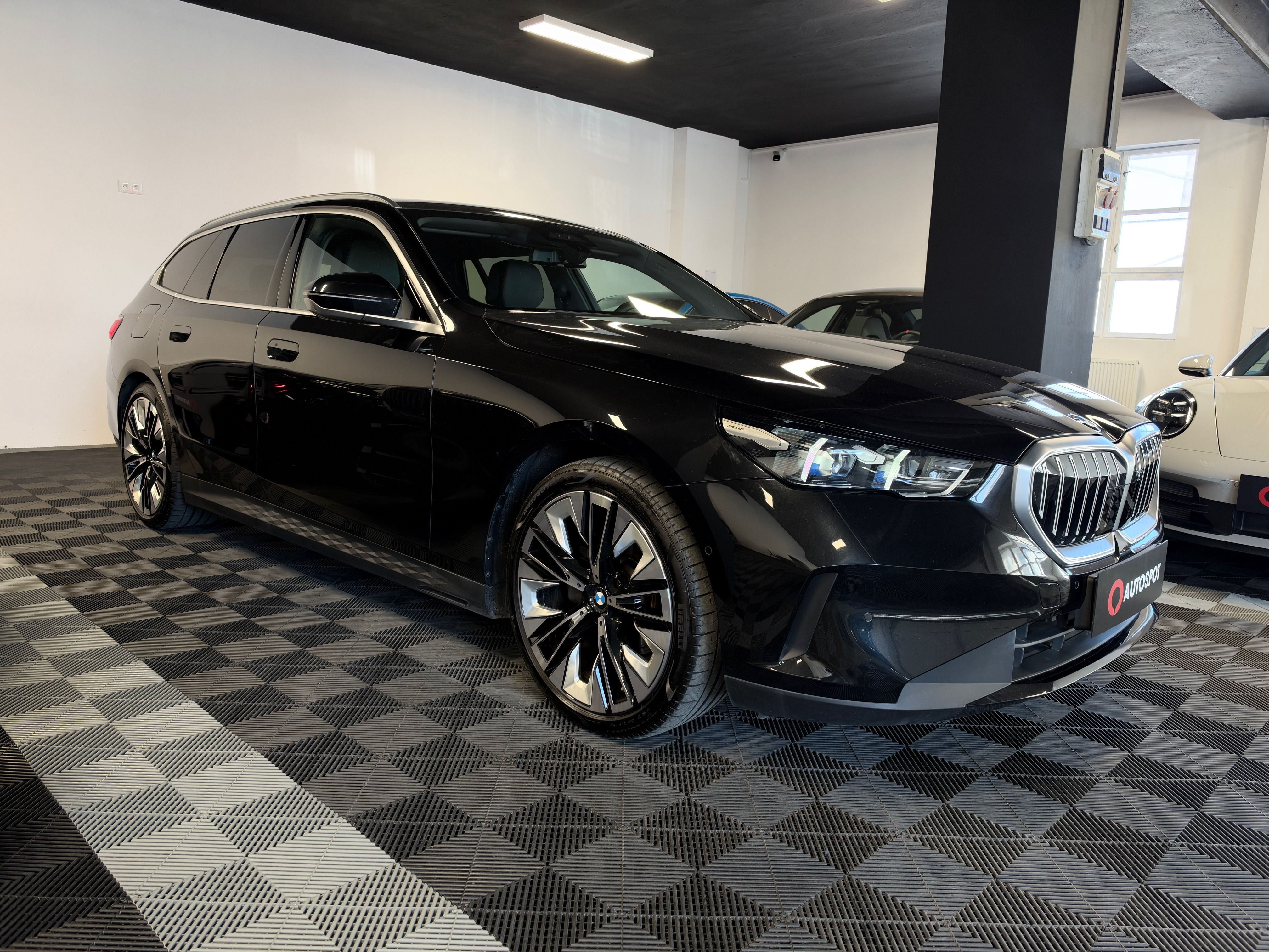 BMW Řada 5, Touring 520d xDrive