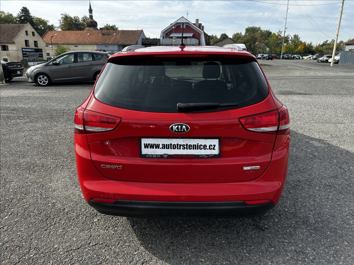 Kia Cee´d, 1,6 GDI-PŮVOD ČR-HEZKÁ VÝBAVA - fotka 4