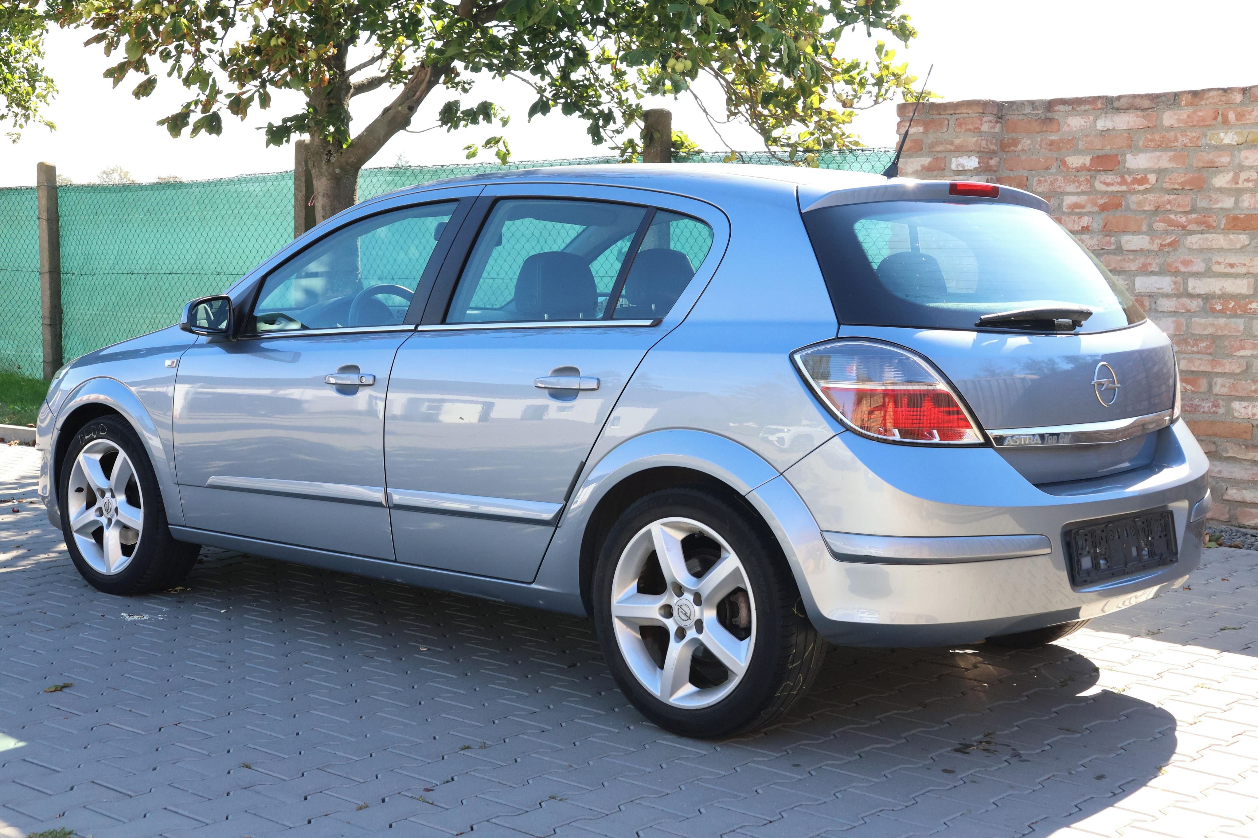 Opel Astra, 1.6 85kW 146.000km 2Maj - fotka 3